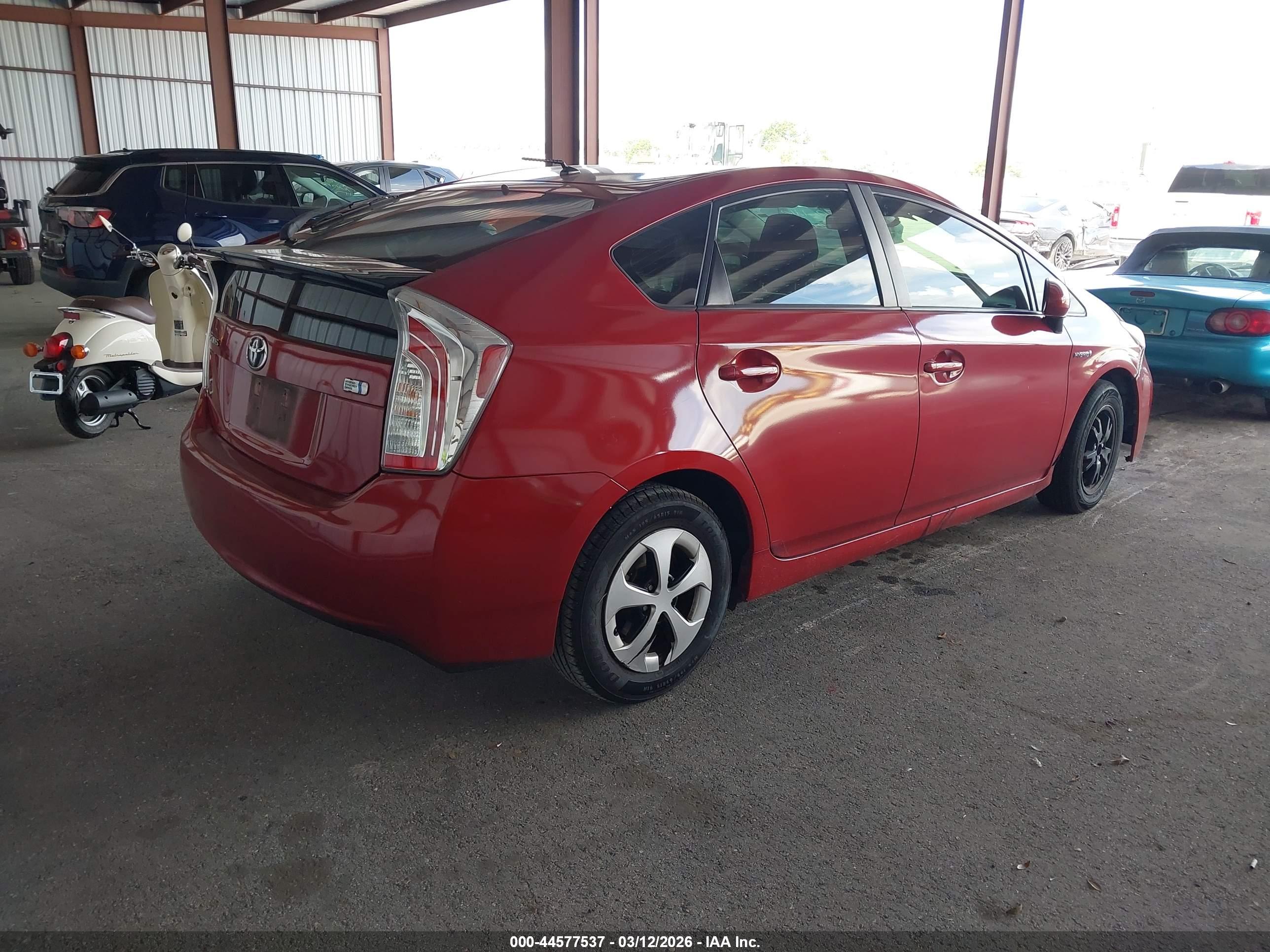 TOYOTA PRIUS image 4