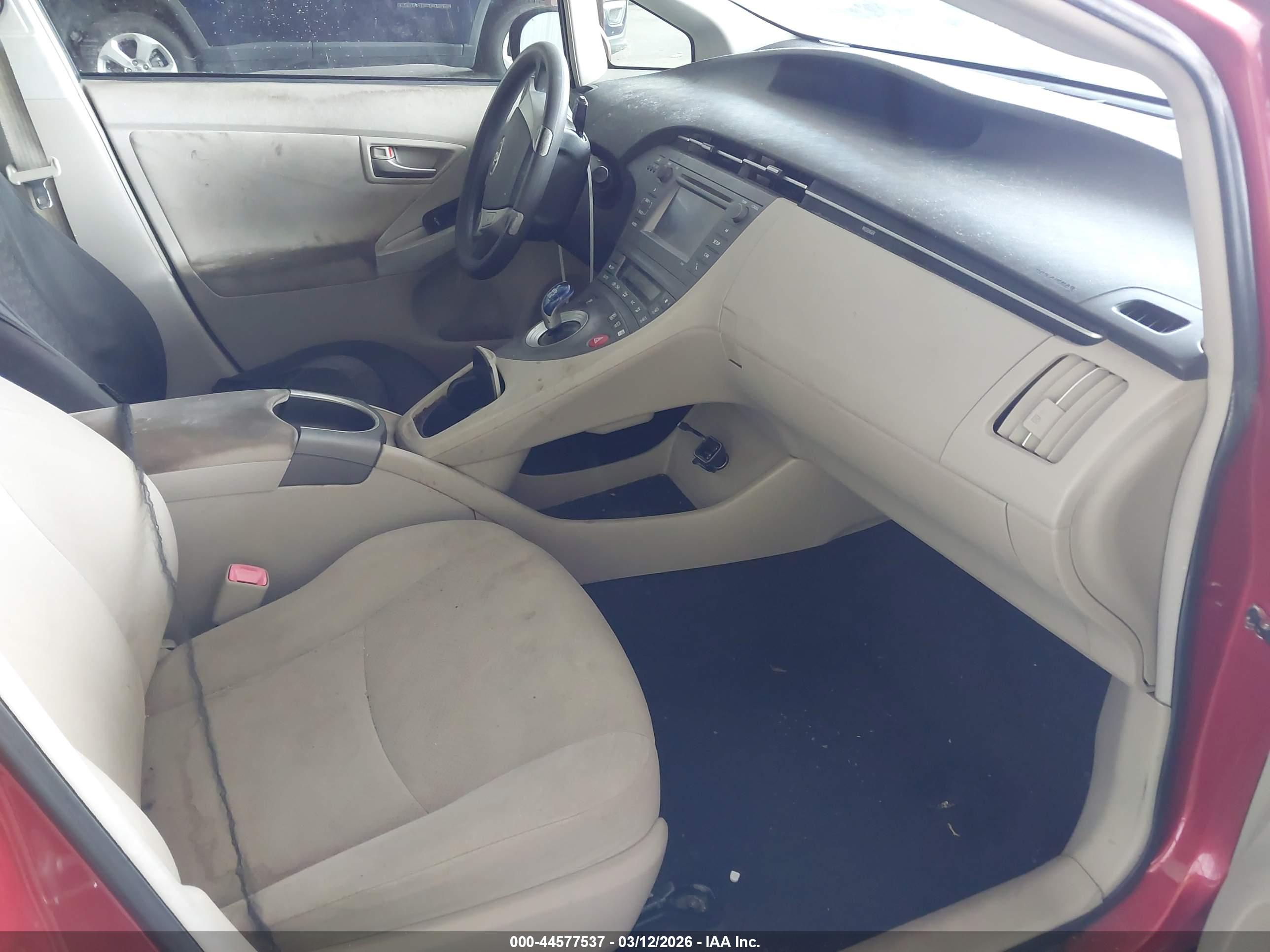 TOYOTA PRIUS image 5