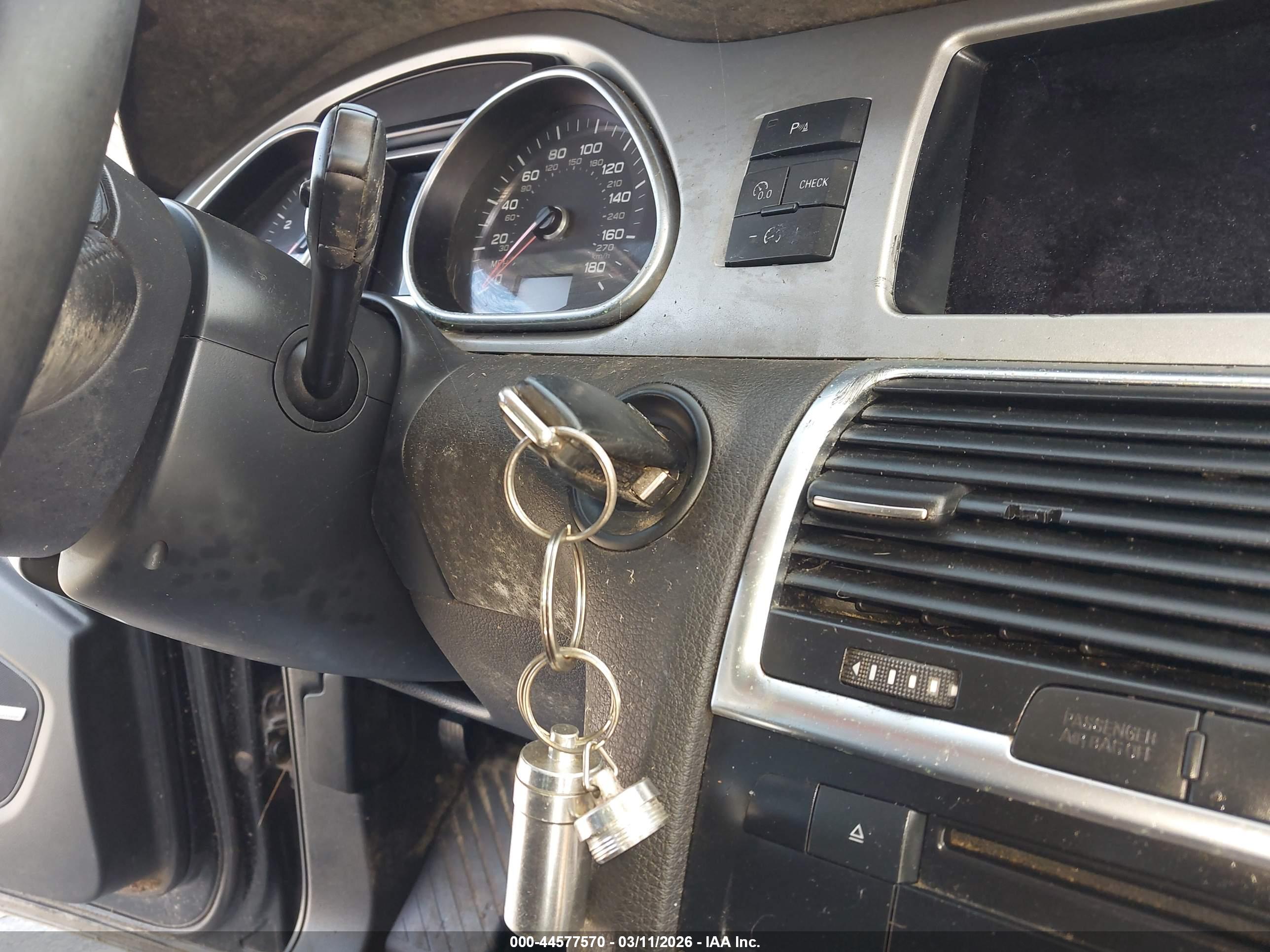 AUDI Q7 image 11