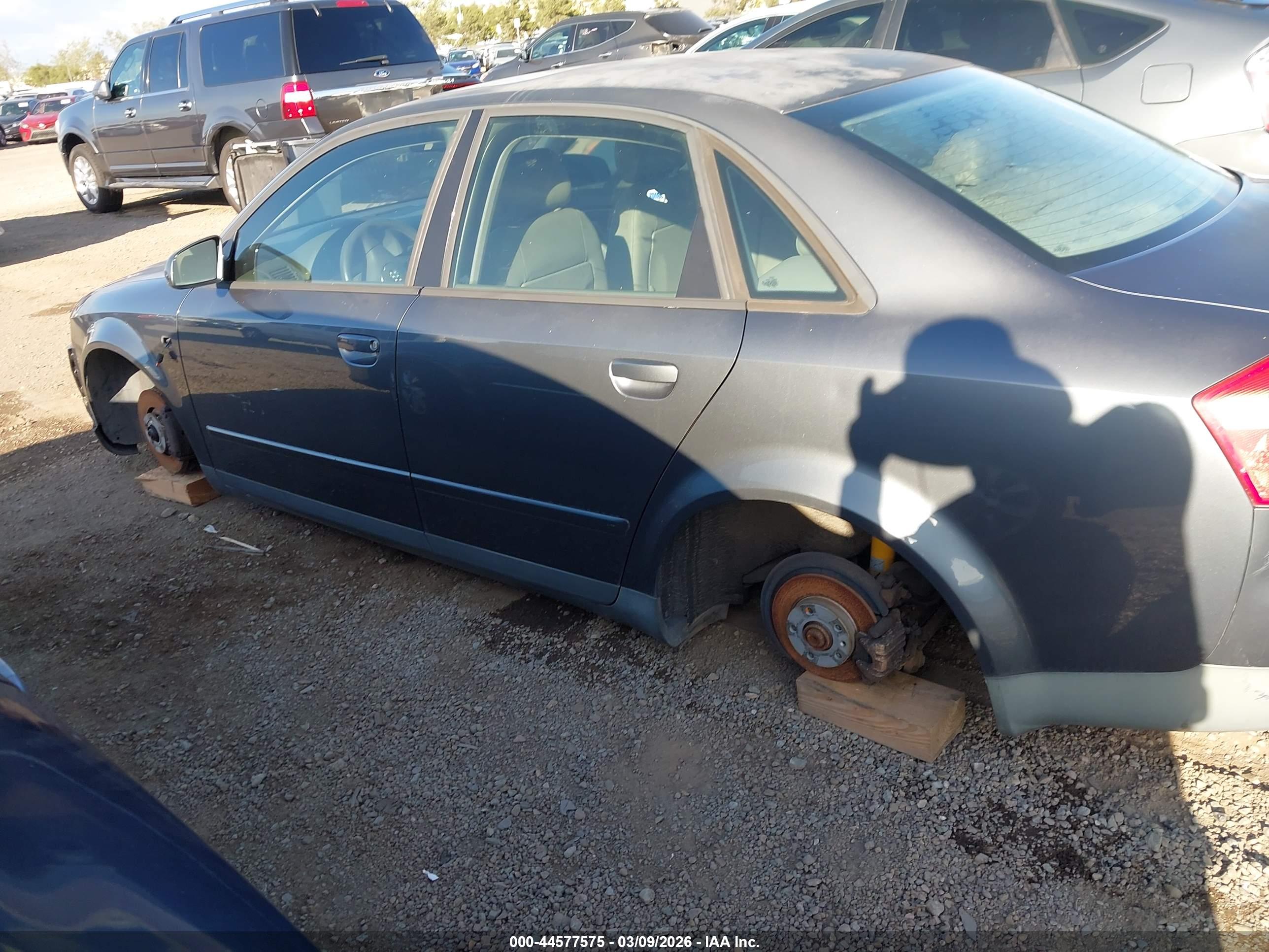 AUDI A4 image 6