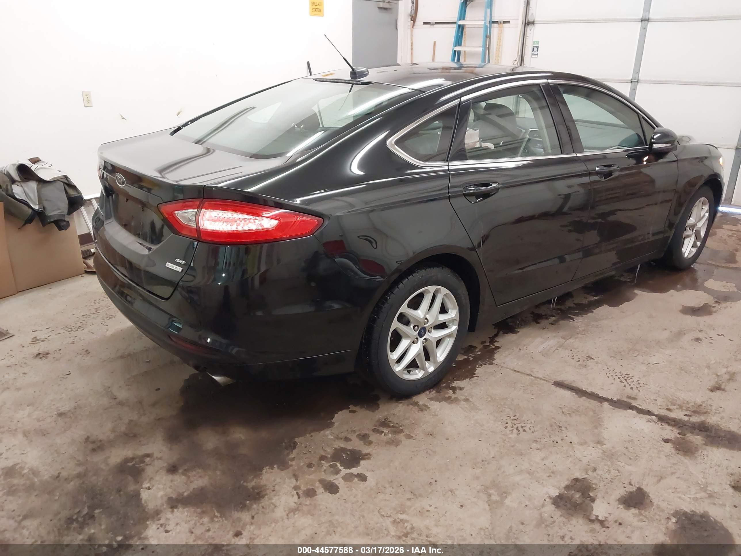 FORD FUSION image 4