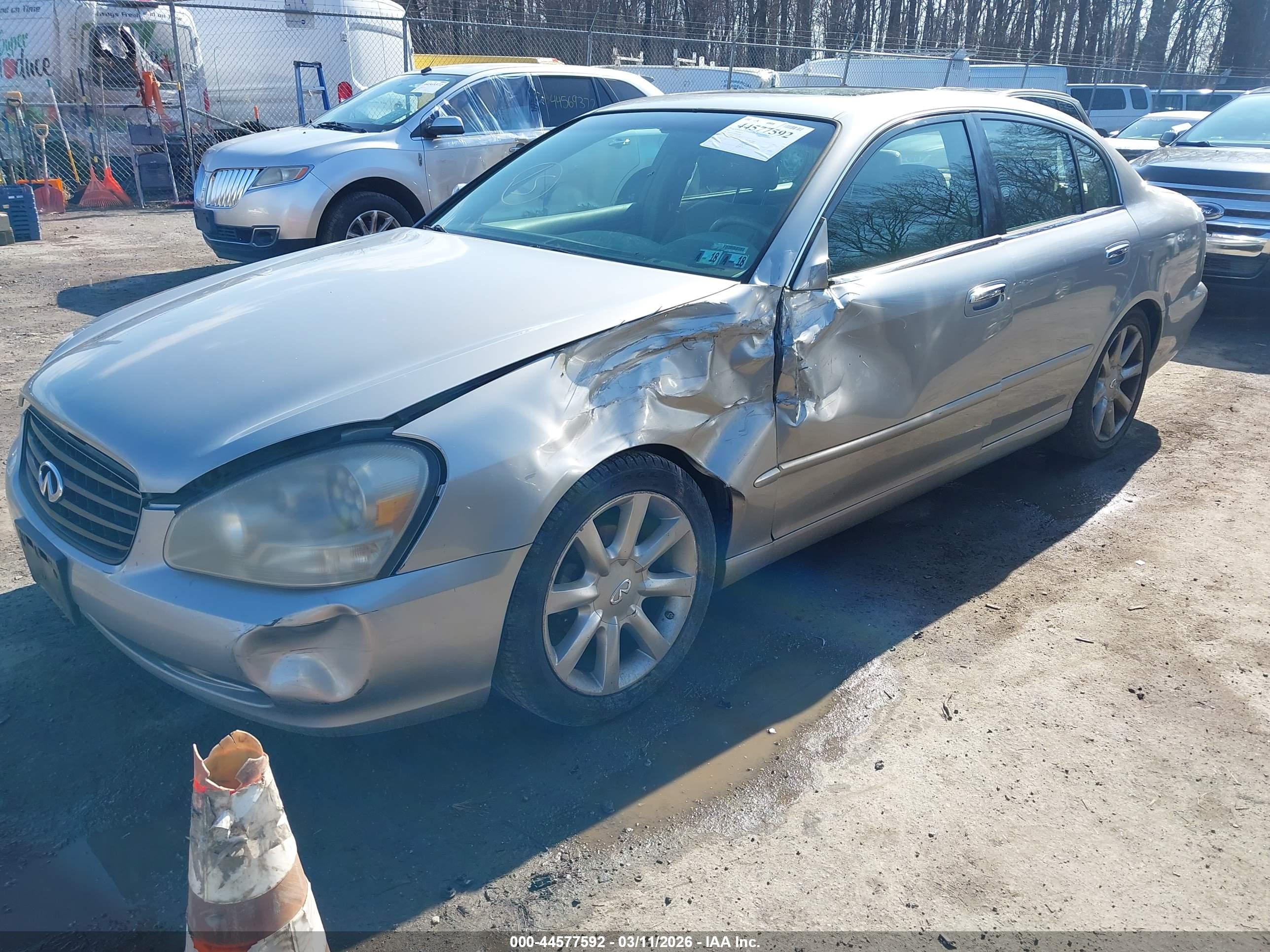 INFINITI Q45 image 2