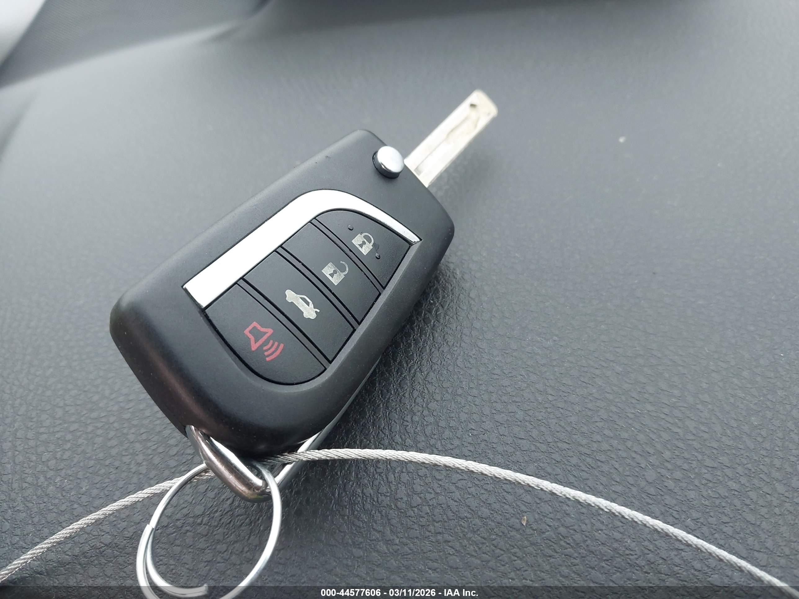 TOYOTA CAMRY image 11