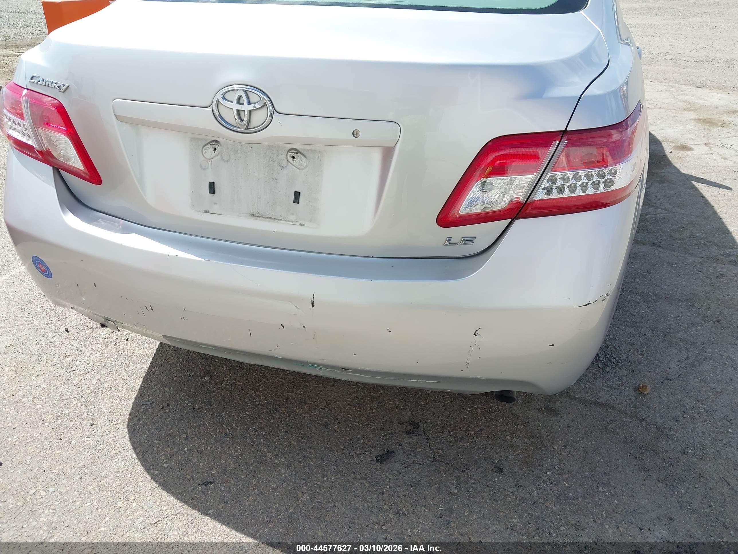 TOYOTA CAMRY image 6