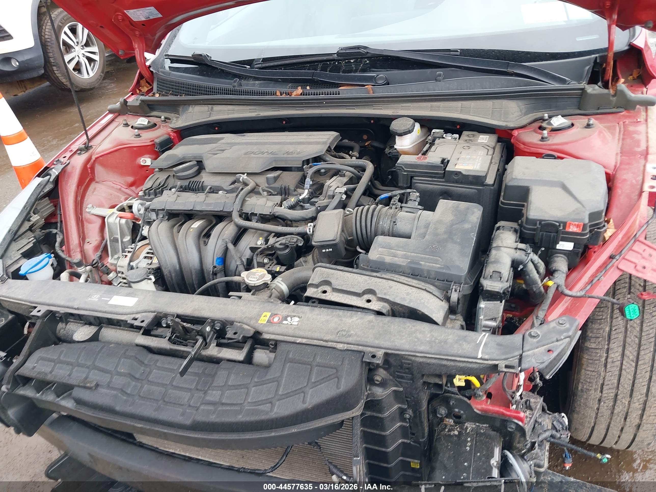 HYUNDAI ELANTRA image 10