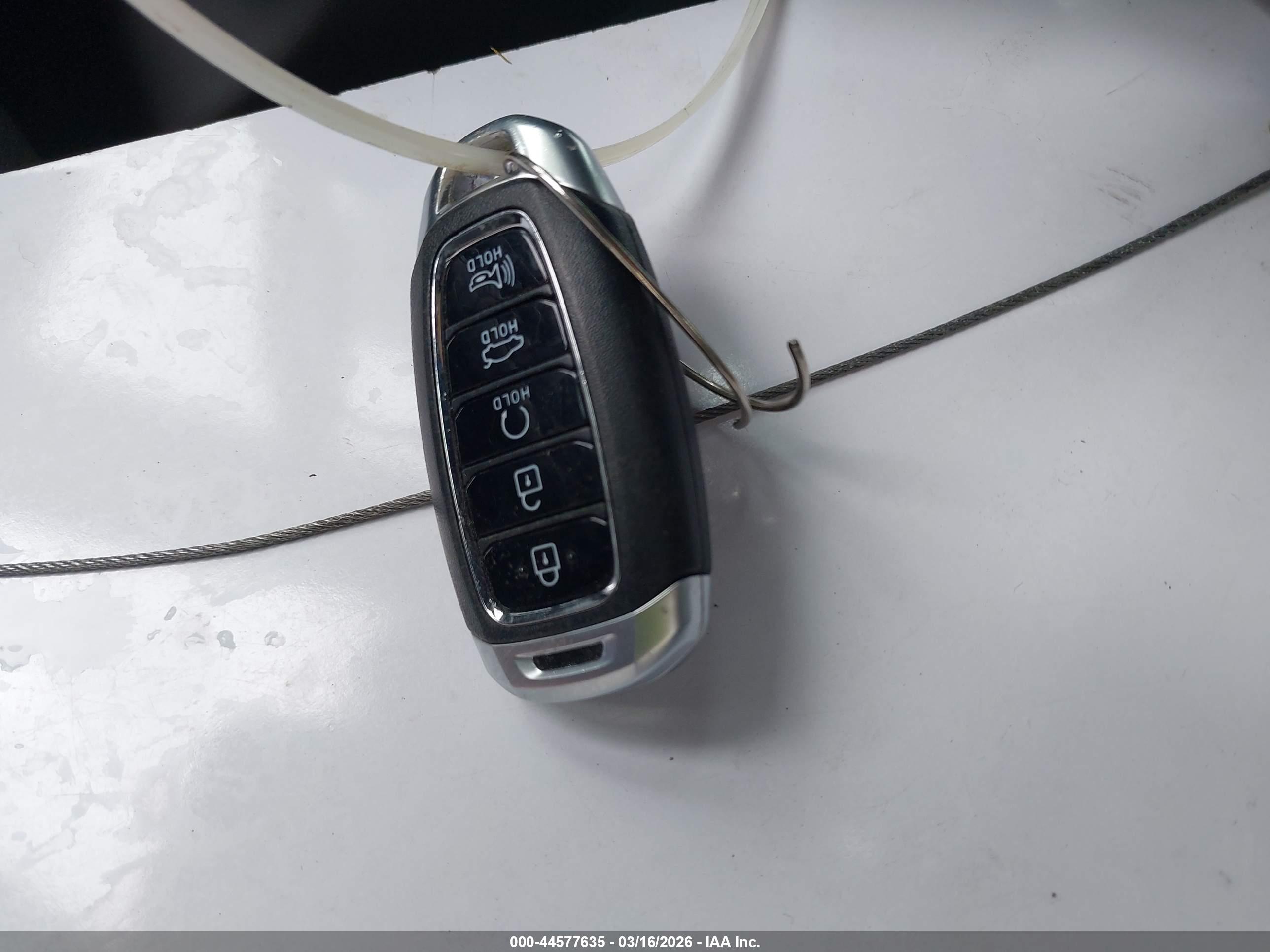 HYUNDAI ELANTRA image 11