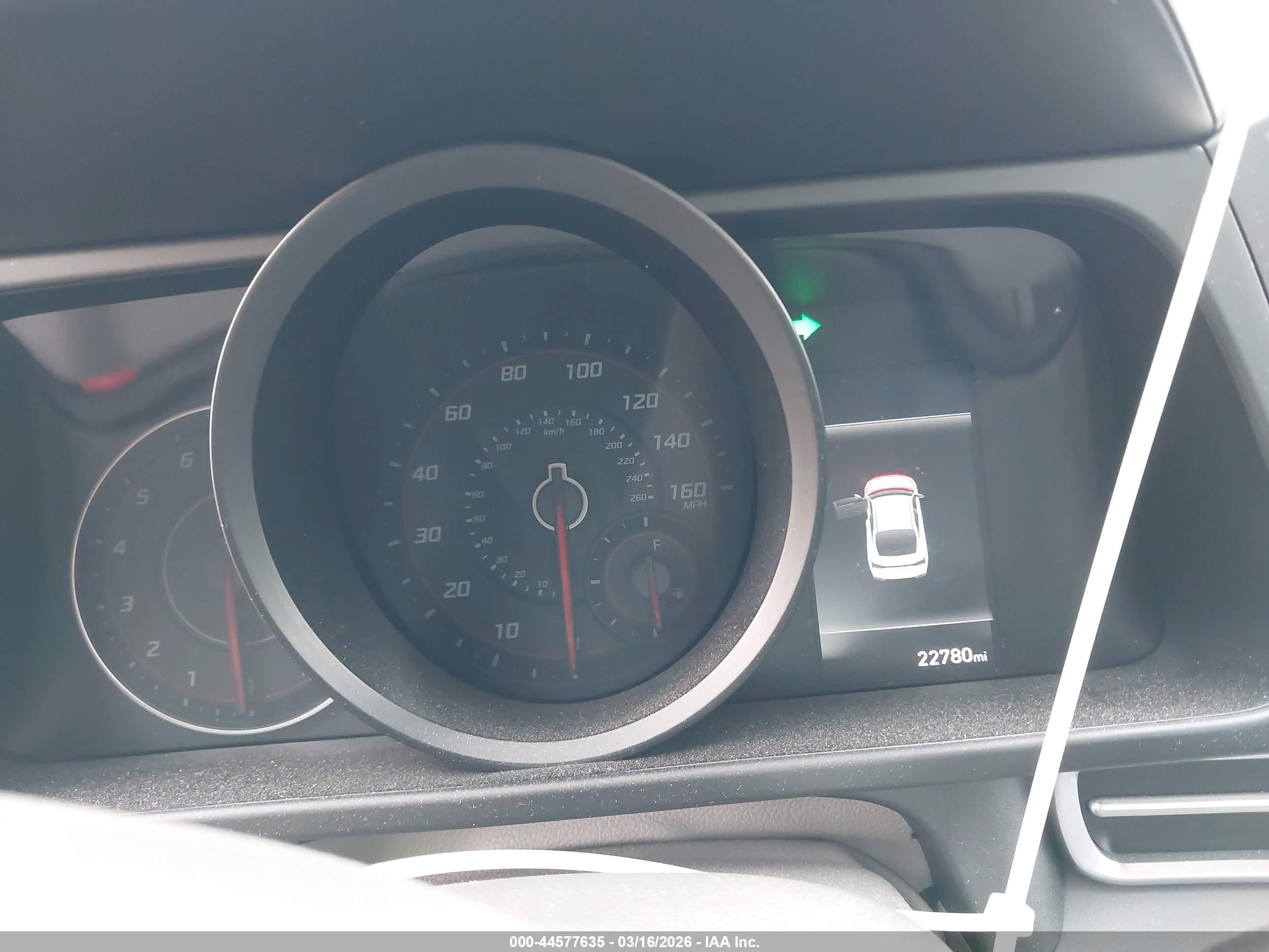 HYUNDAI ELANTRA image 7