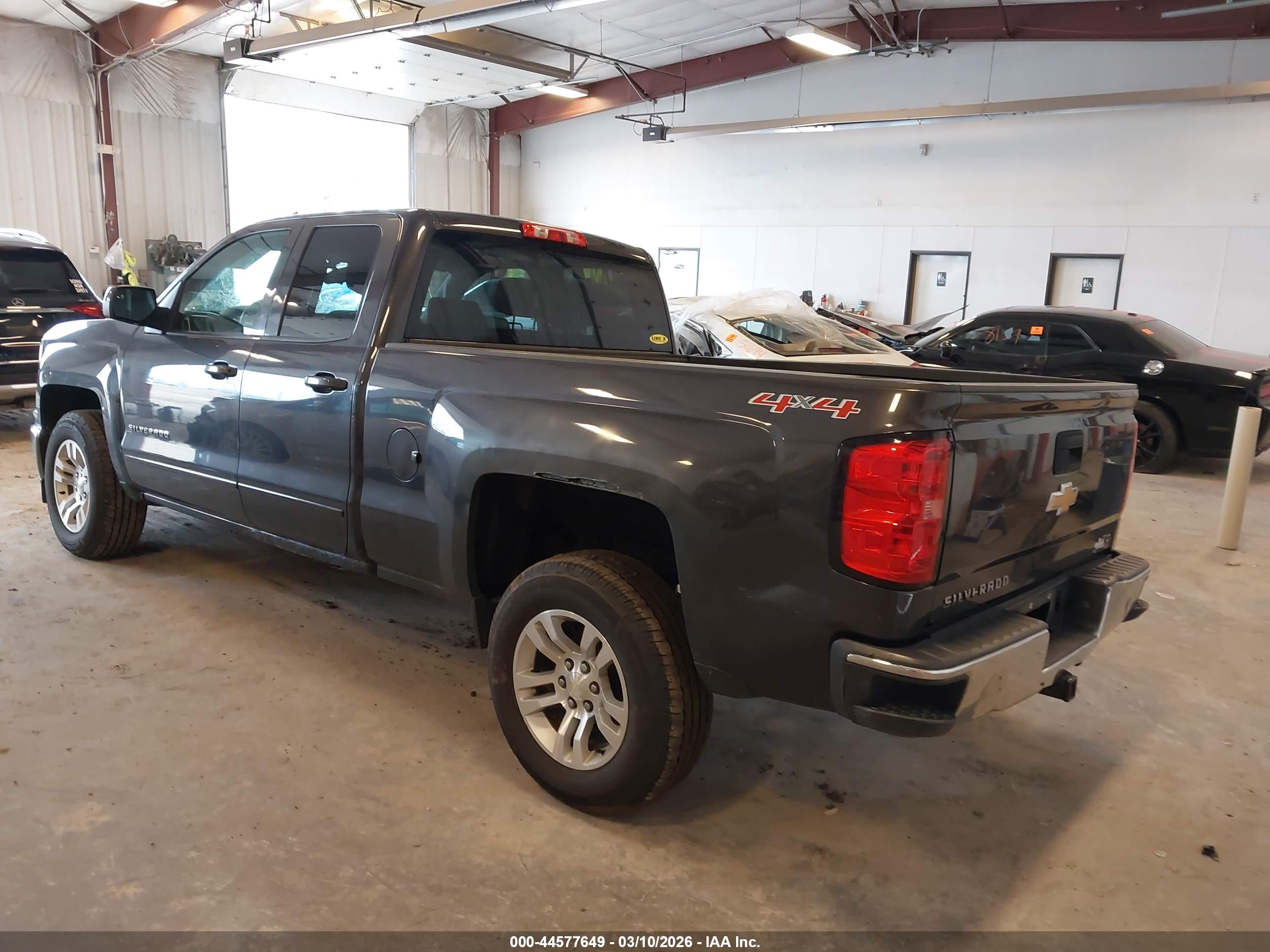 CHEVROLET SILVERADO image 3