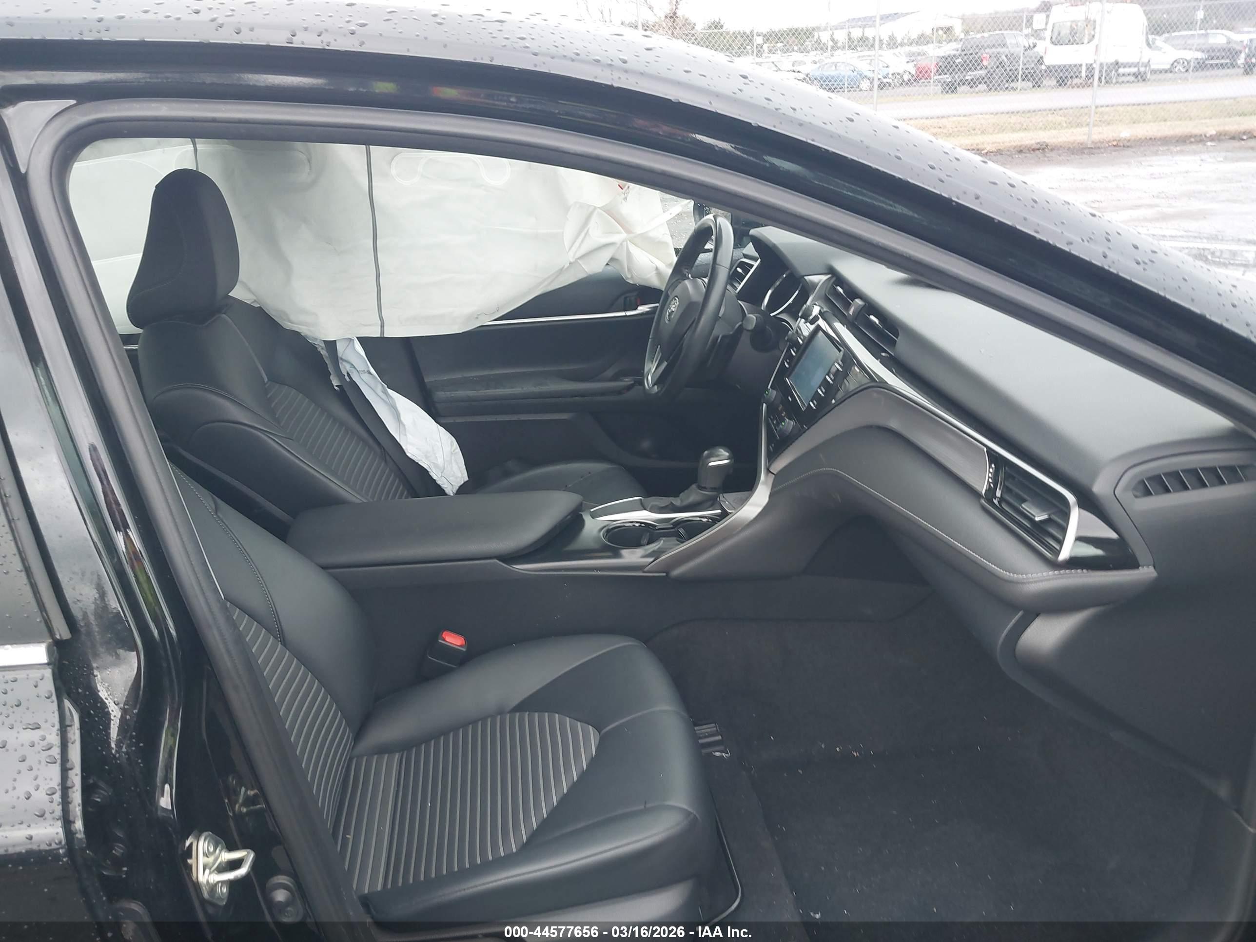 TOYOTA CAMRY image 5