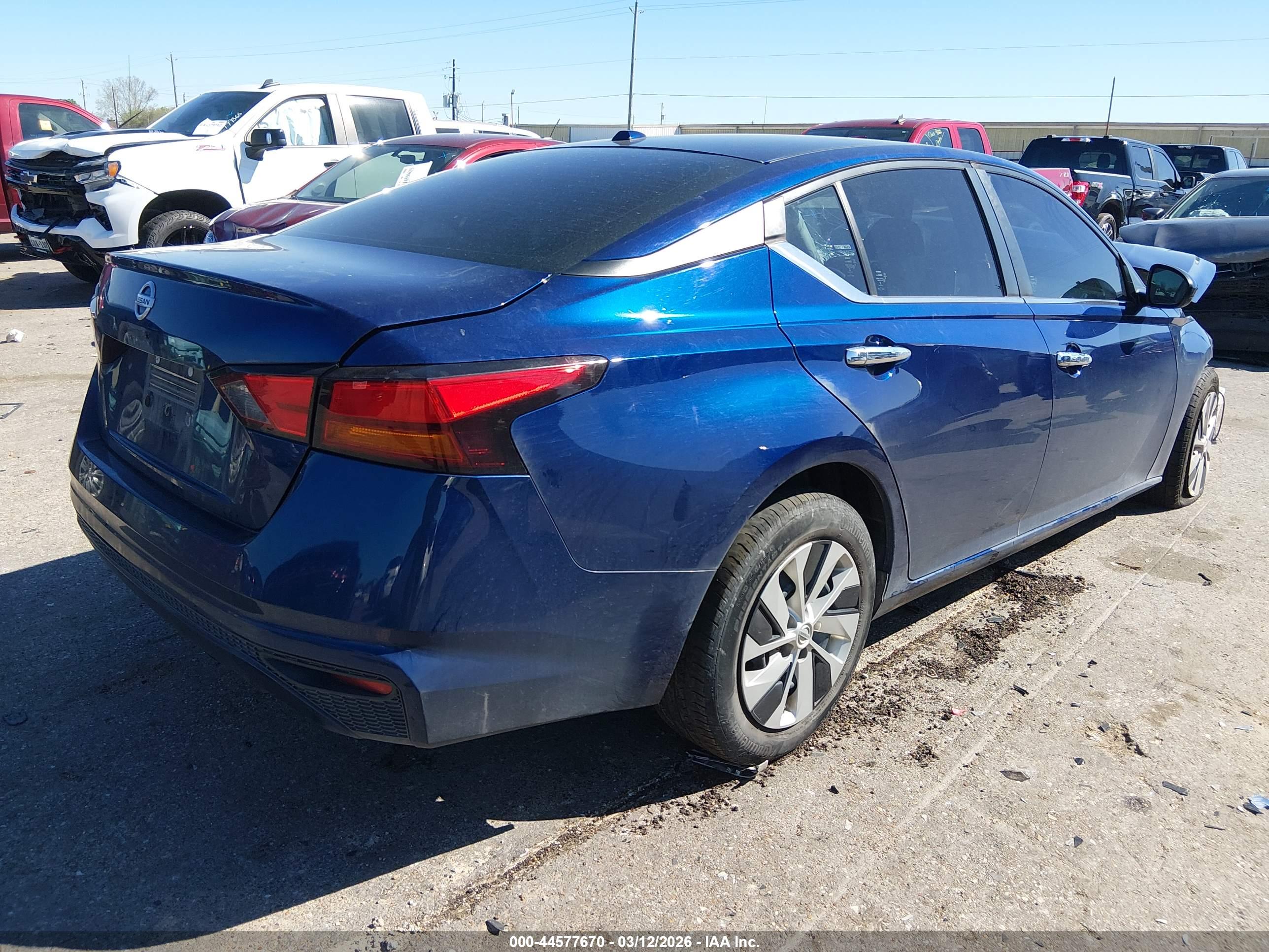 NISSAN ALTIMA image 4