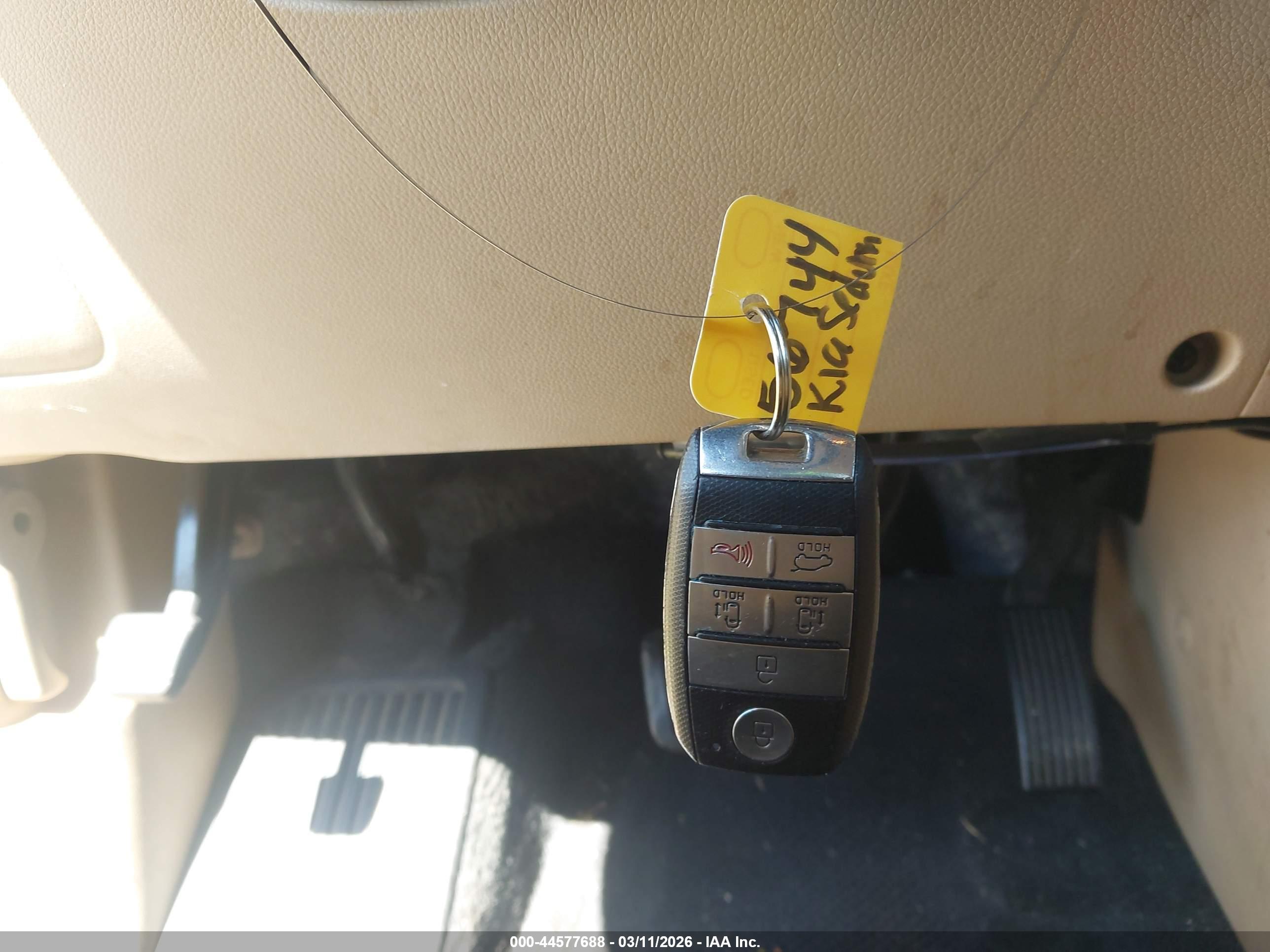 KIA SEDONA image 11