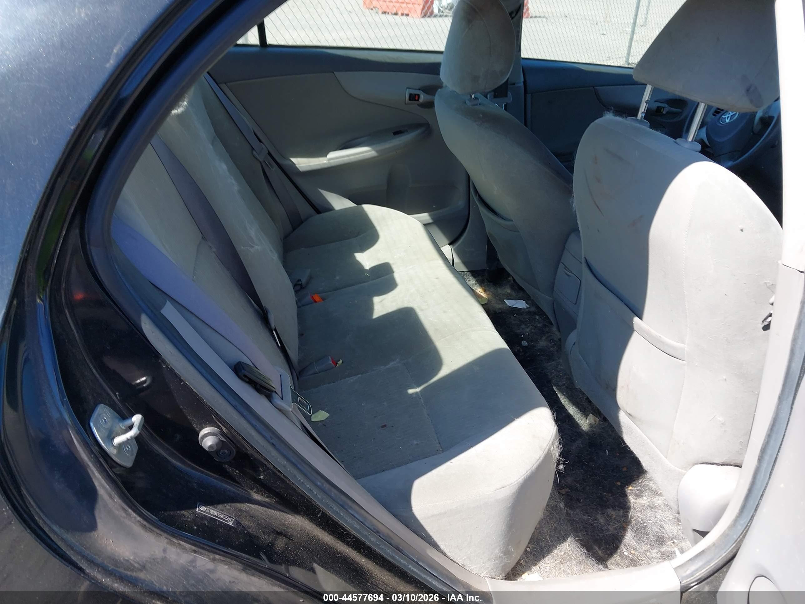 TOYOTA COROLLA image 8