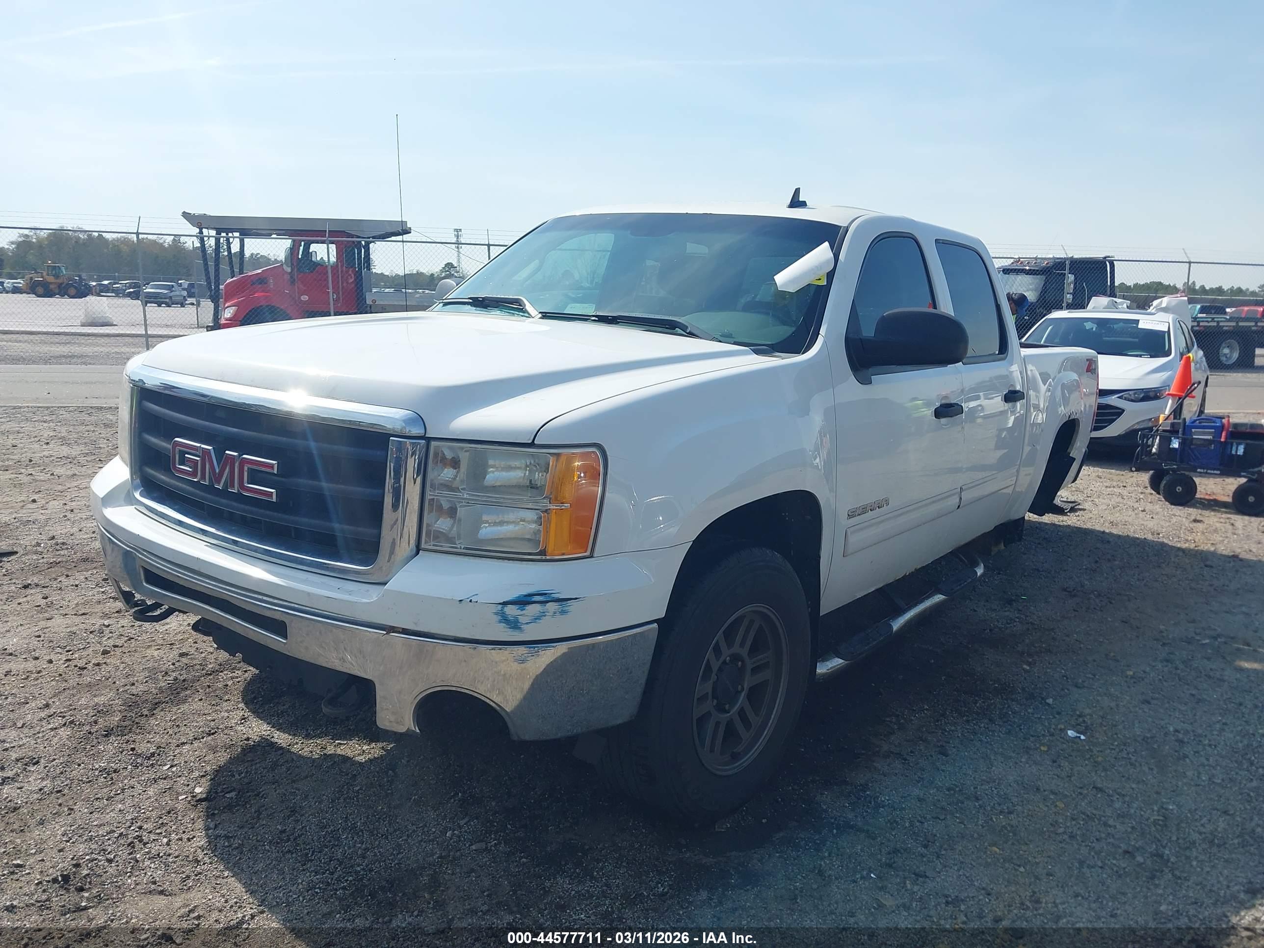 GMC SIERRA image 2