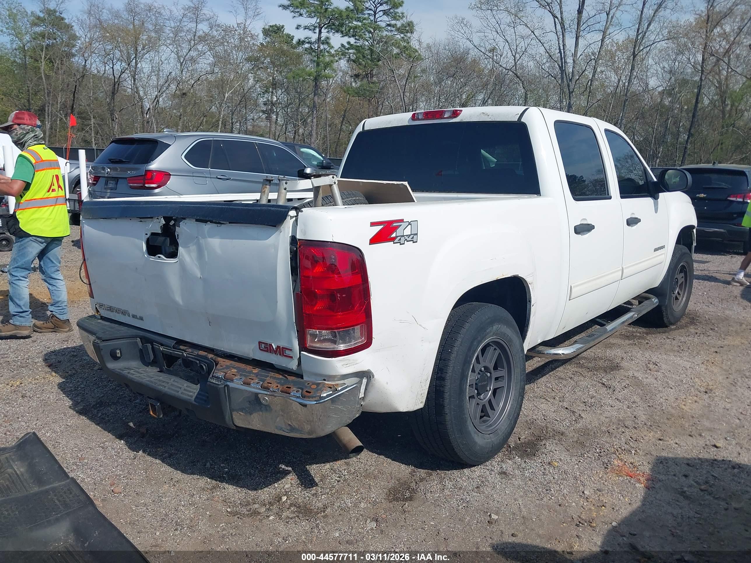 GMC SIERRA image 4