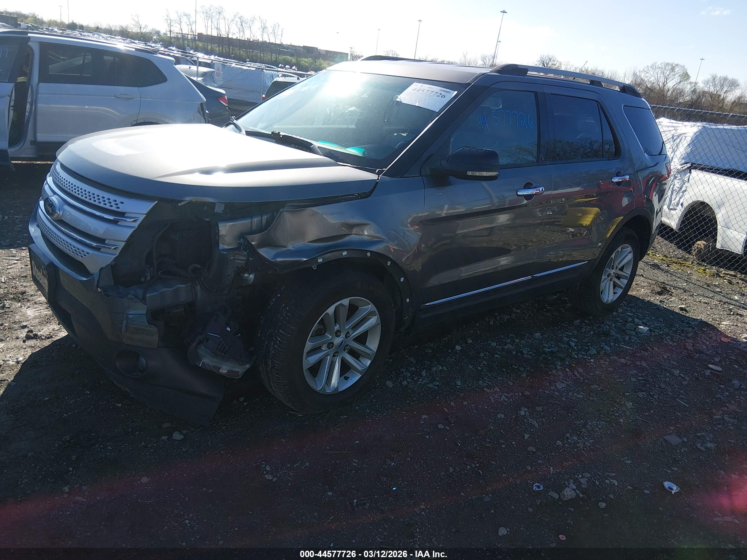 FORD EXPLORER image 2