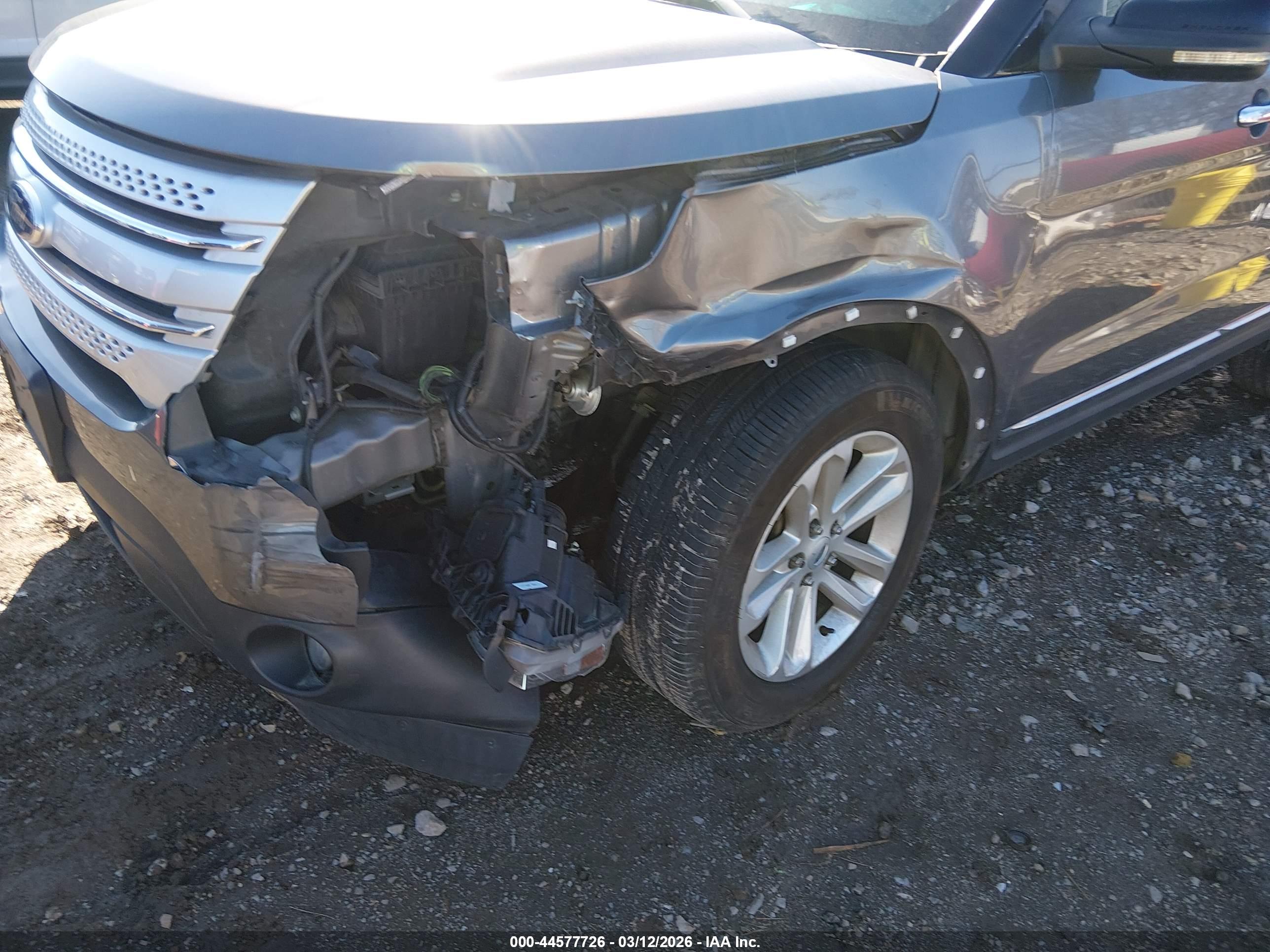 FORD EXPLORER image 6