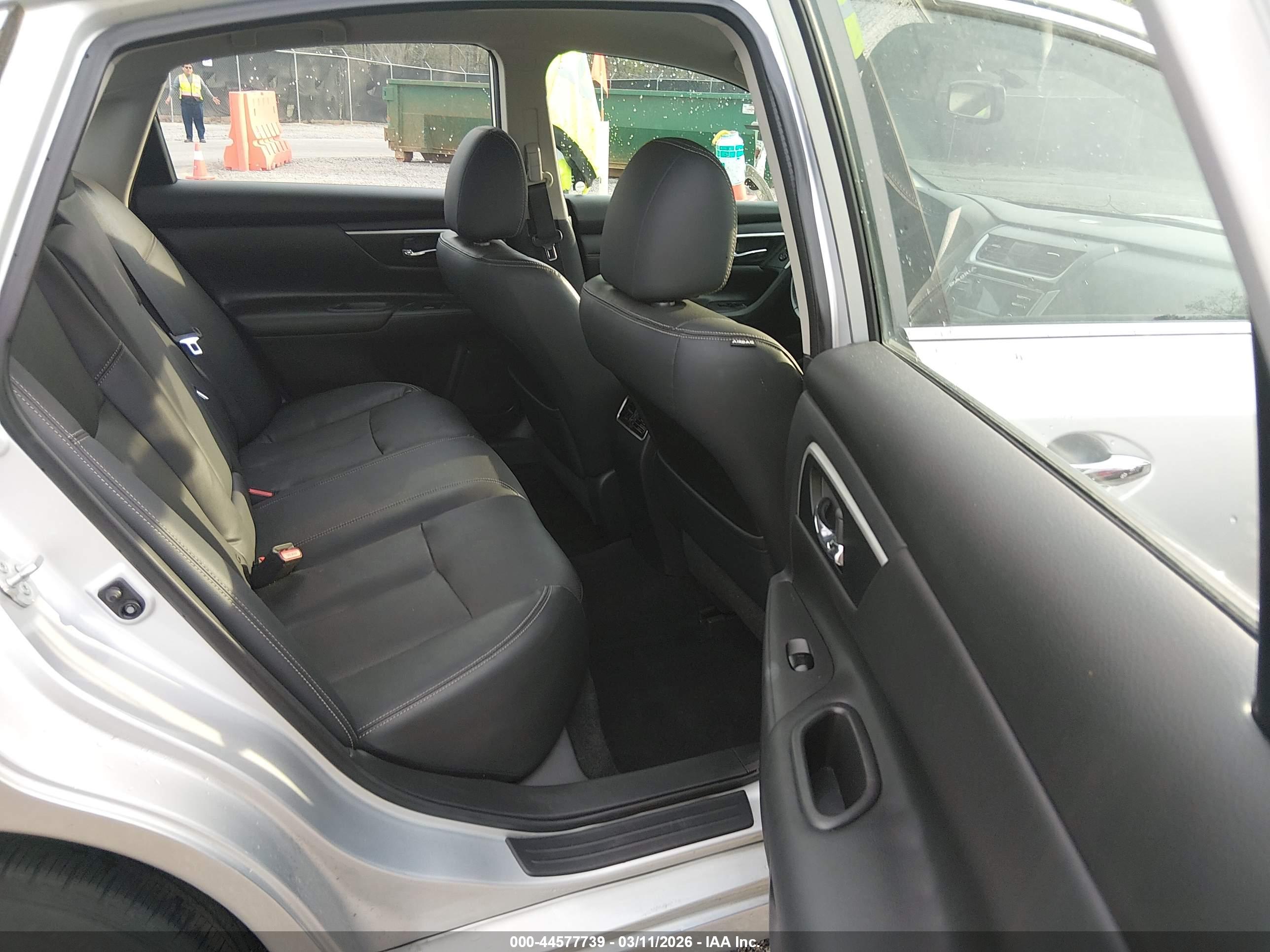 NISSAN ALTIMA image 8