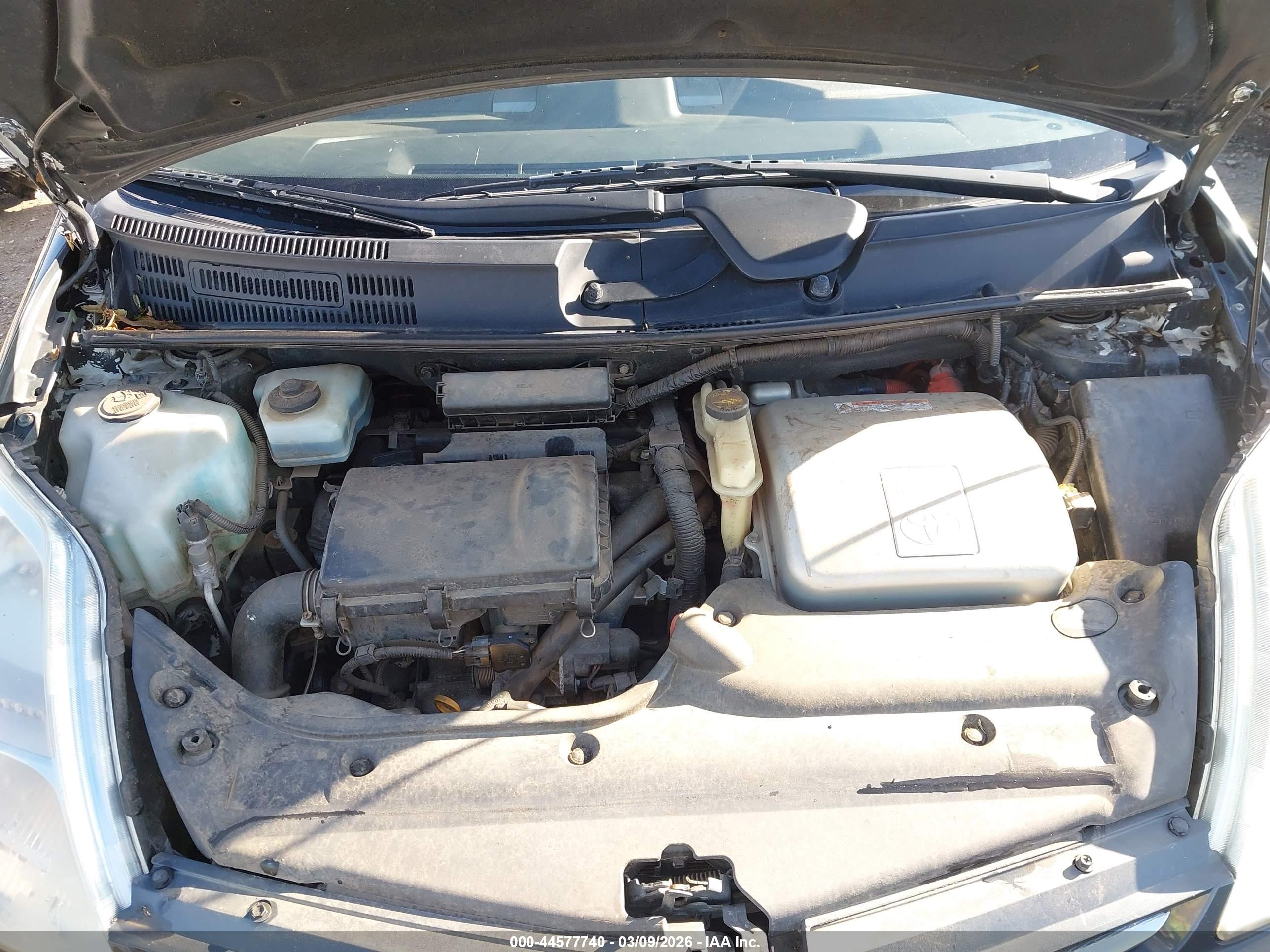 TOYOTA PRIUS image 10