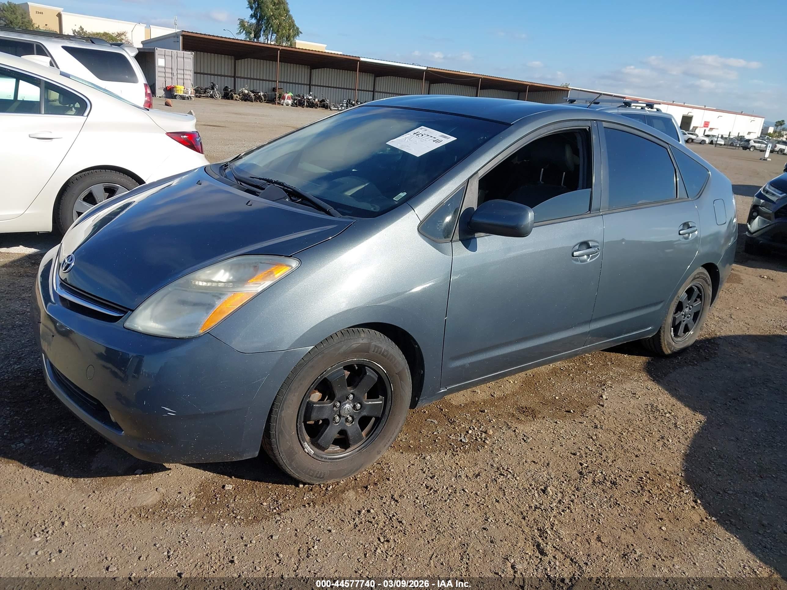 TOYOTA PRIUS image 2