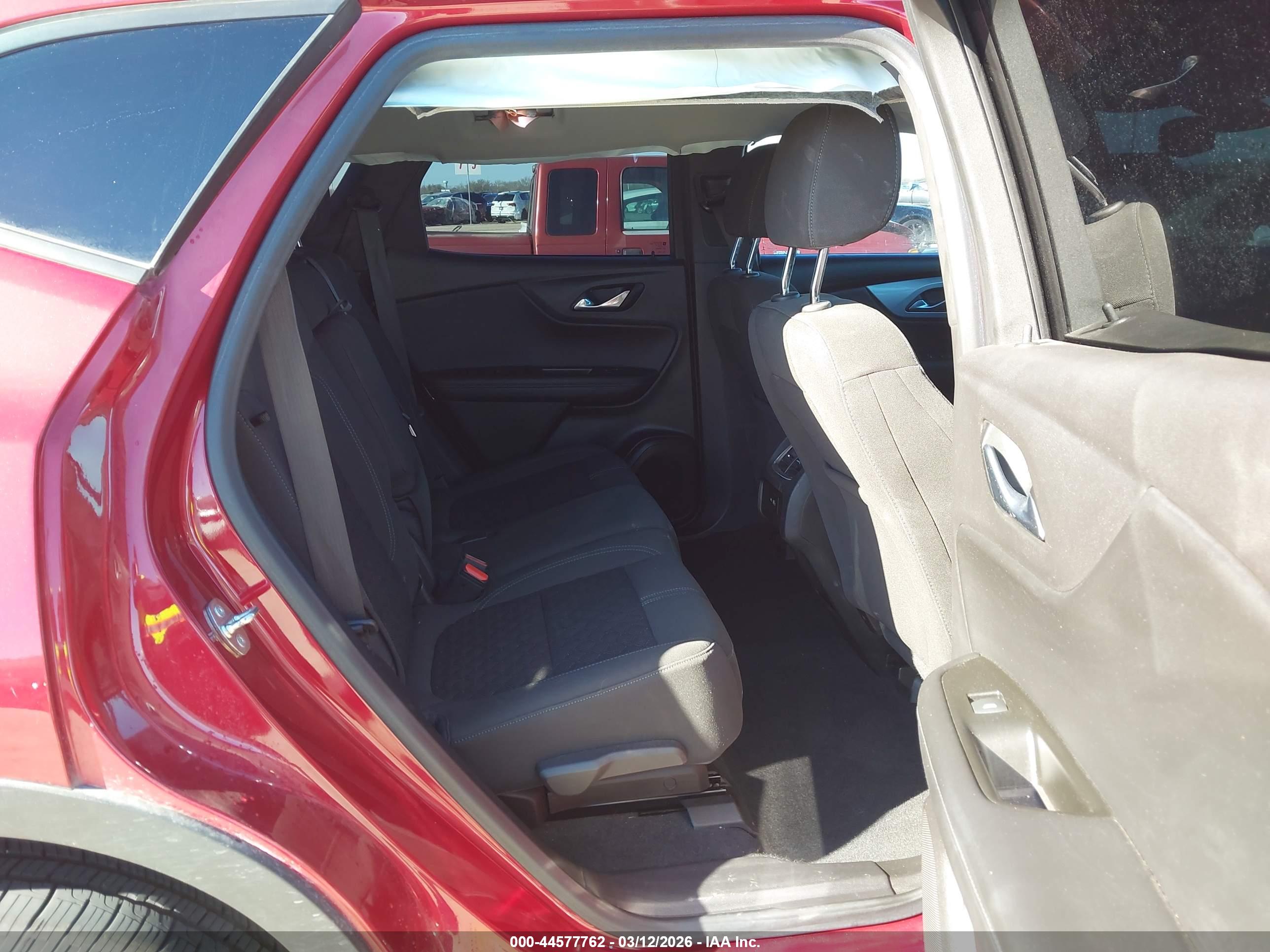 CHEVROLET BLAZER image 8