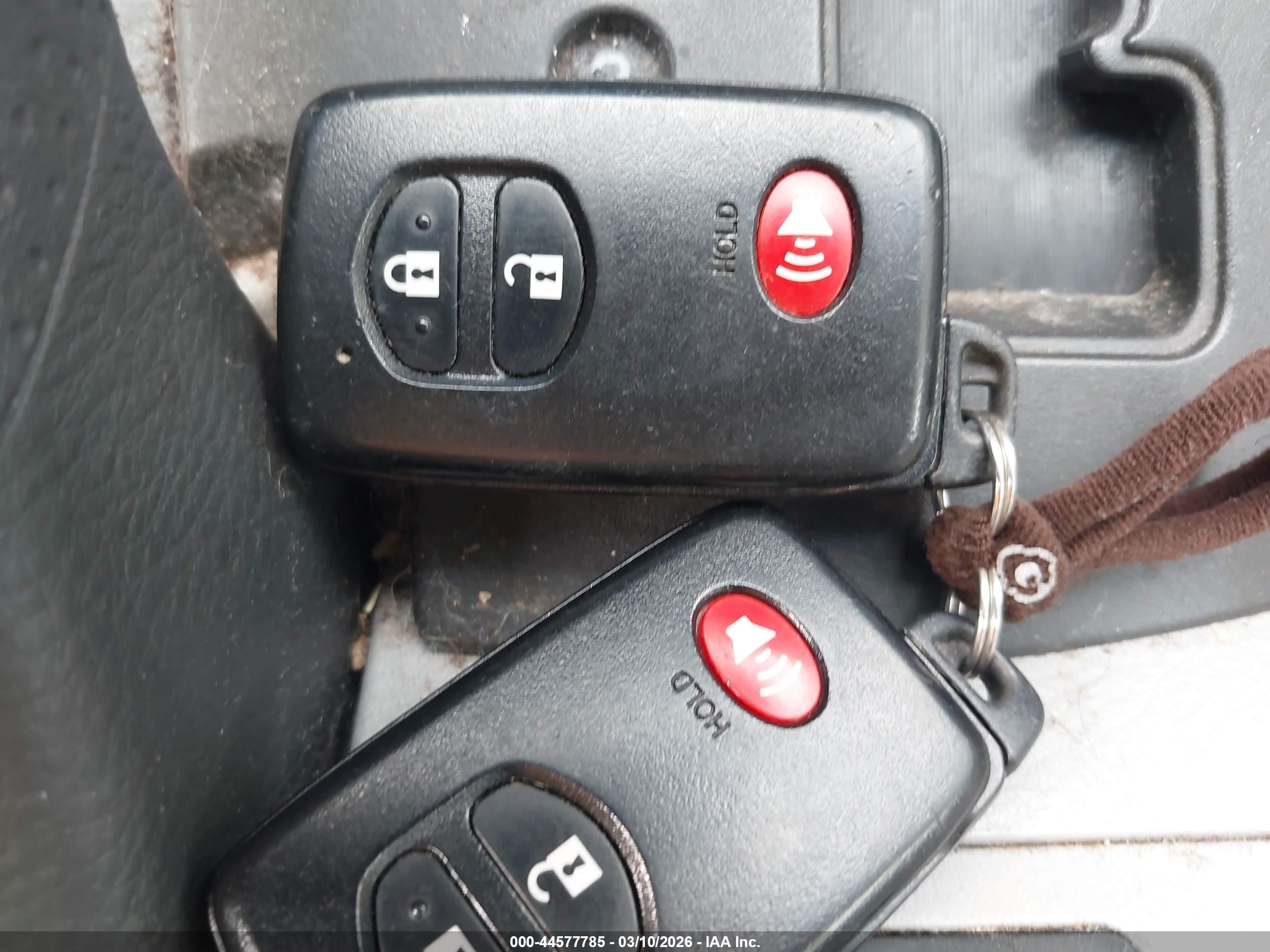 TOYOTA RAV4 image 11