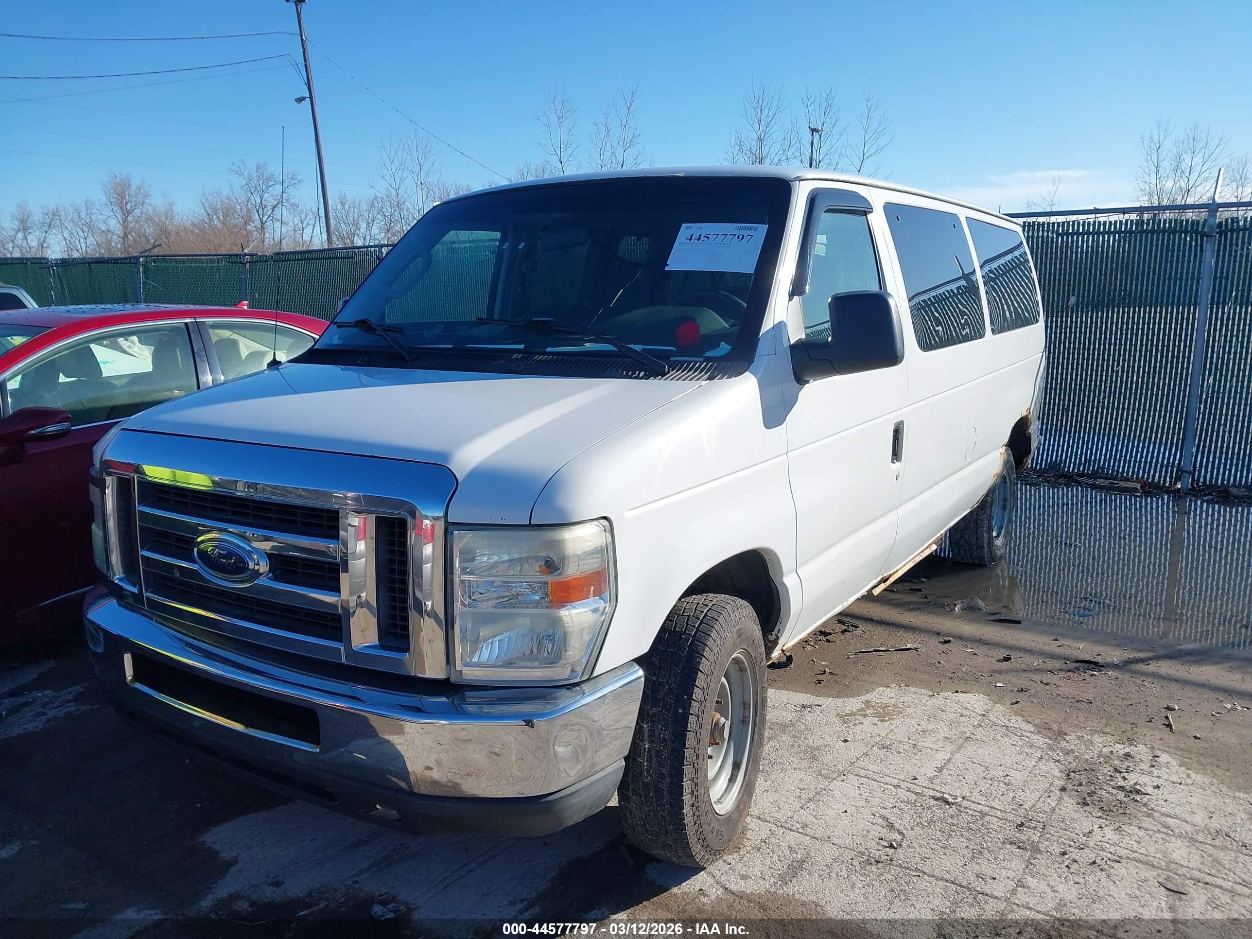 FORD E-350 image 2