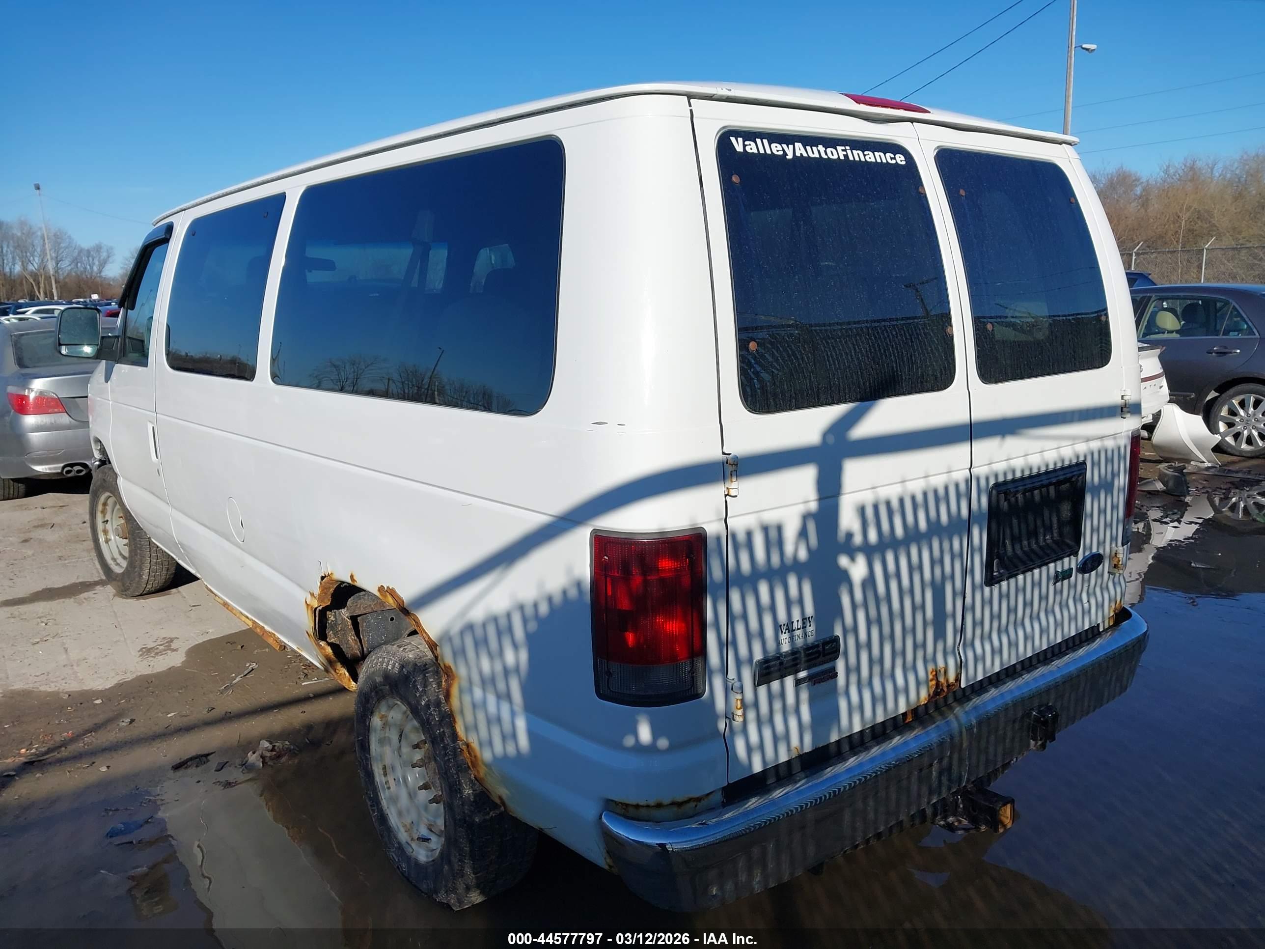 FORD E-350 image 3