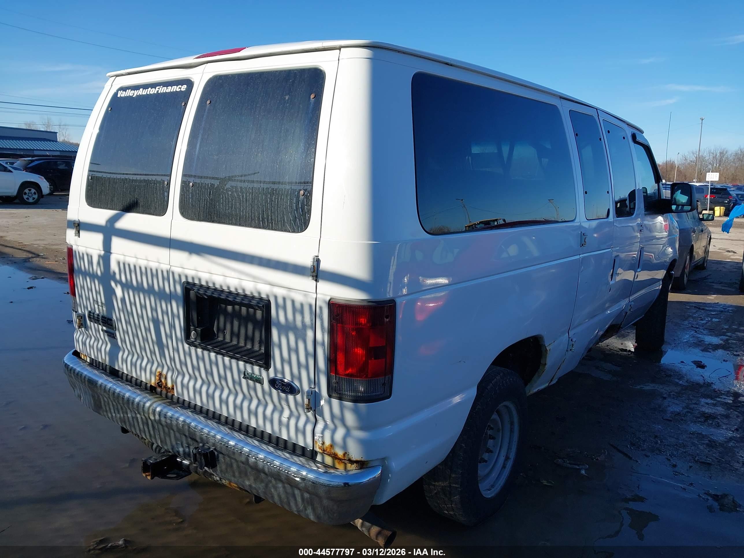 FORD E-350 image 4
