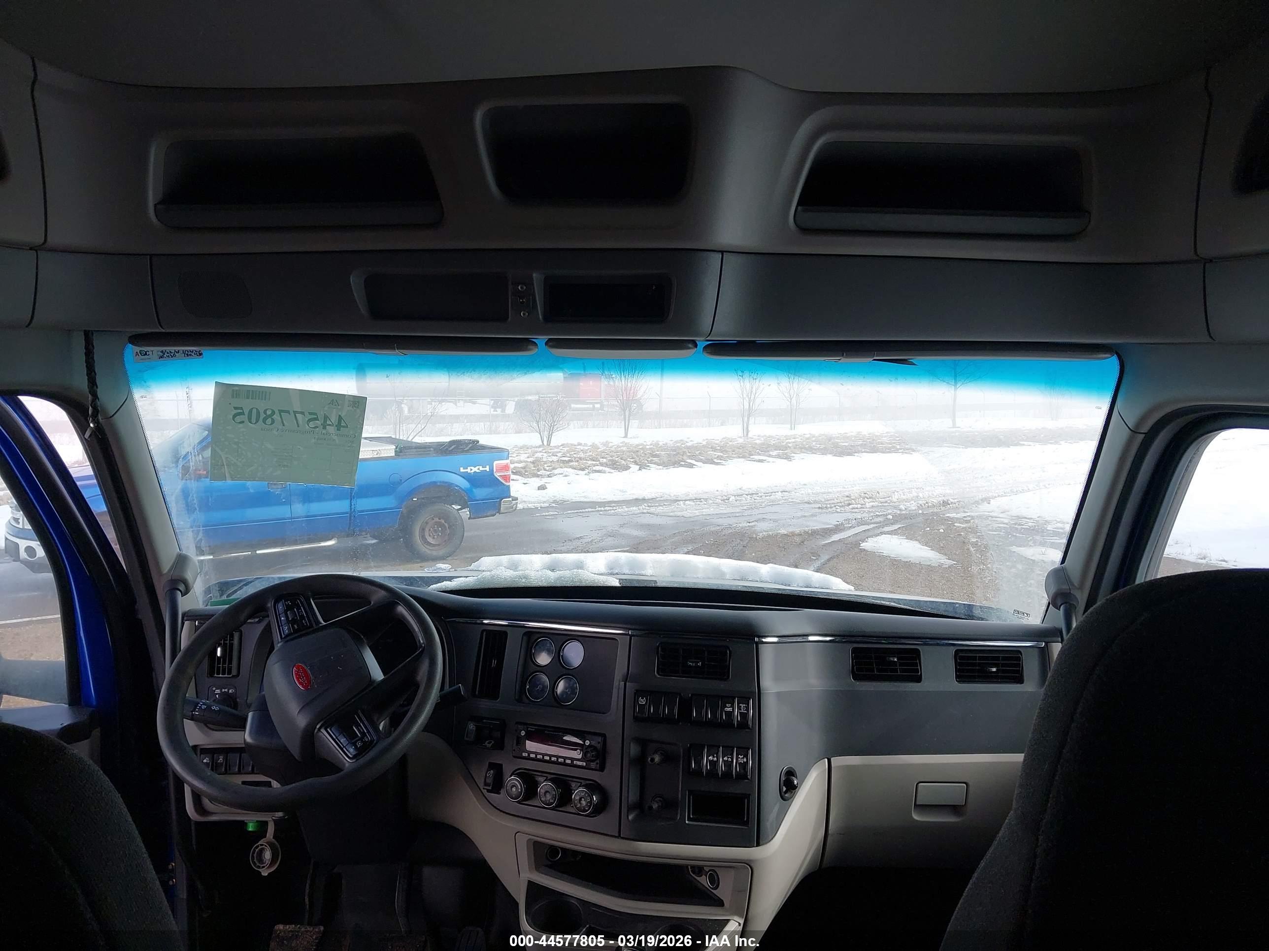 PETERBILT 567 image 8