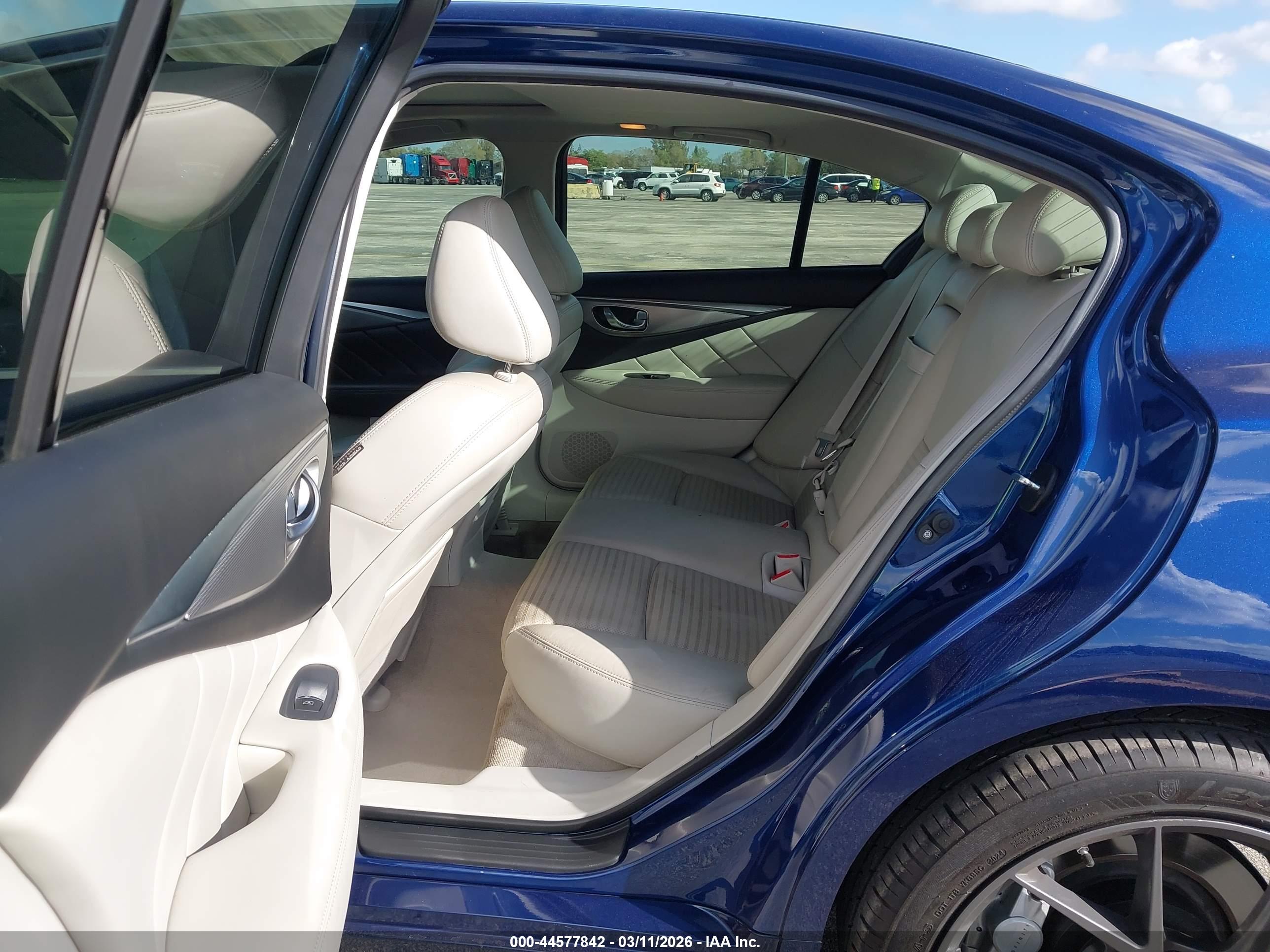 INFINITI Q50 image 8