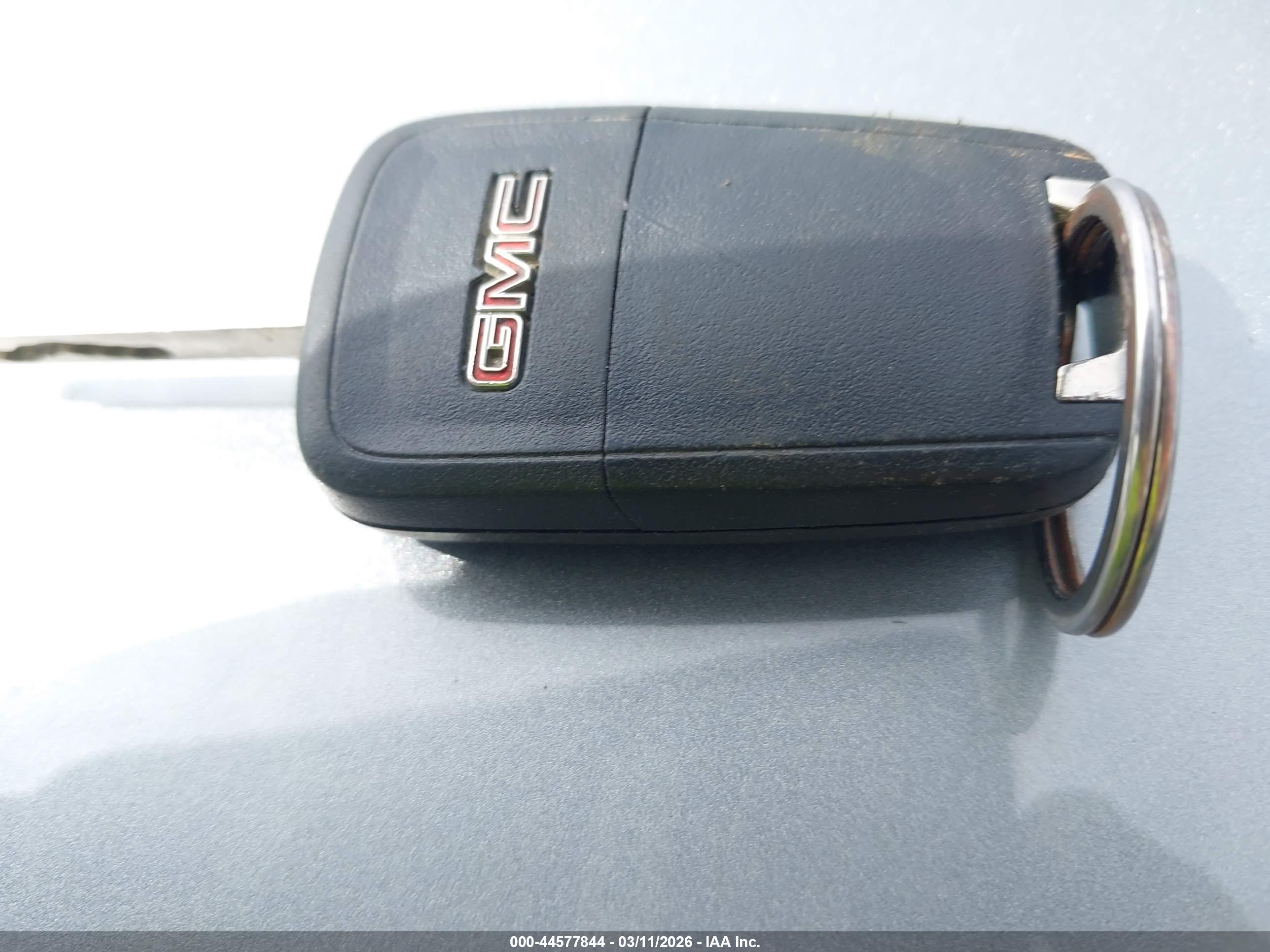 GMC TERRAIN image 11