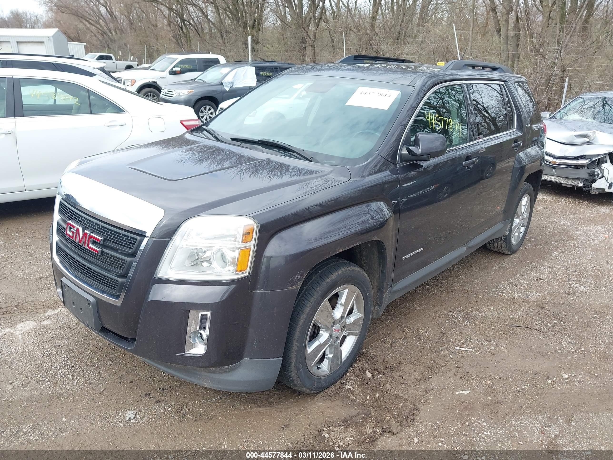 GMC TERRAIN image 2