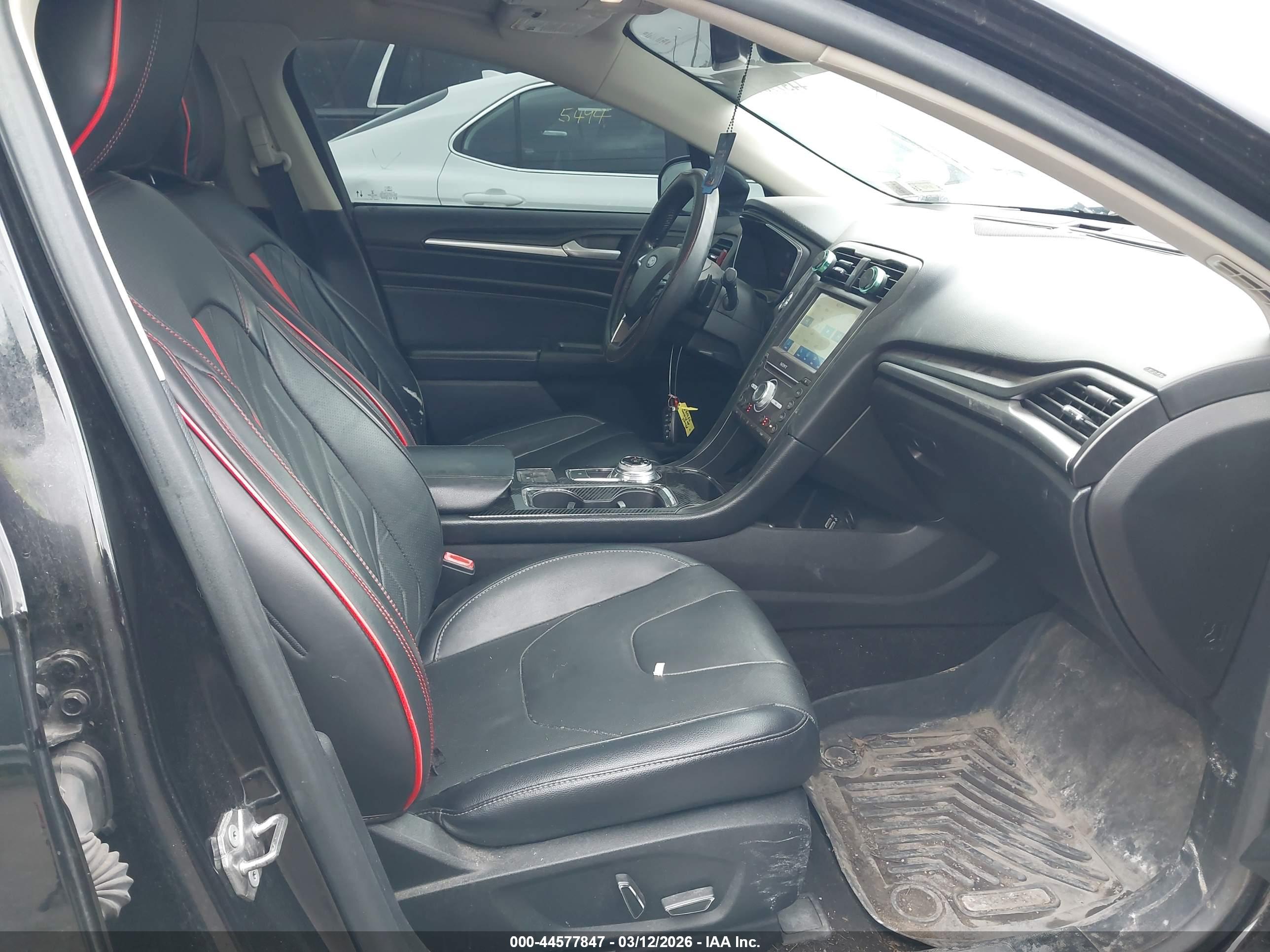 FORD FUSION image 5