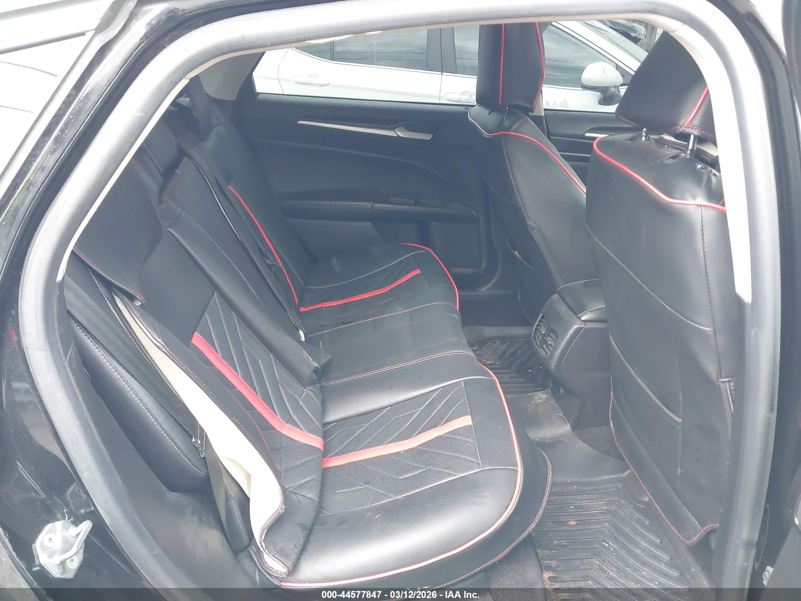FORD FUSION image 8