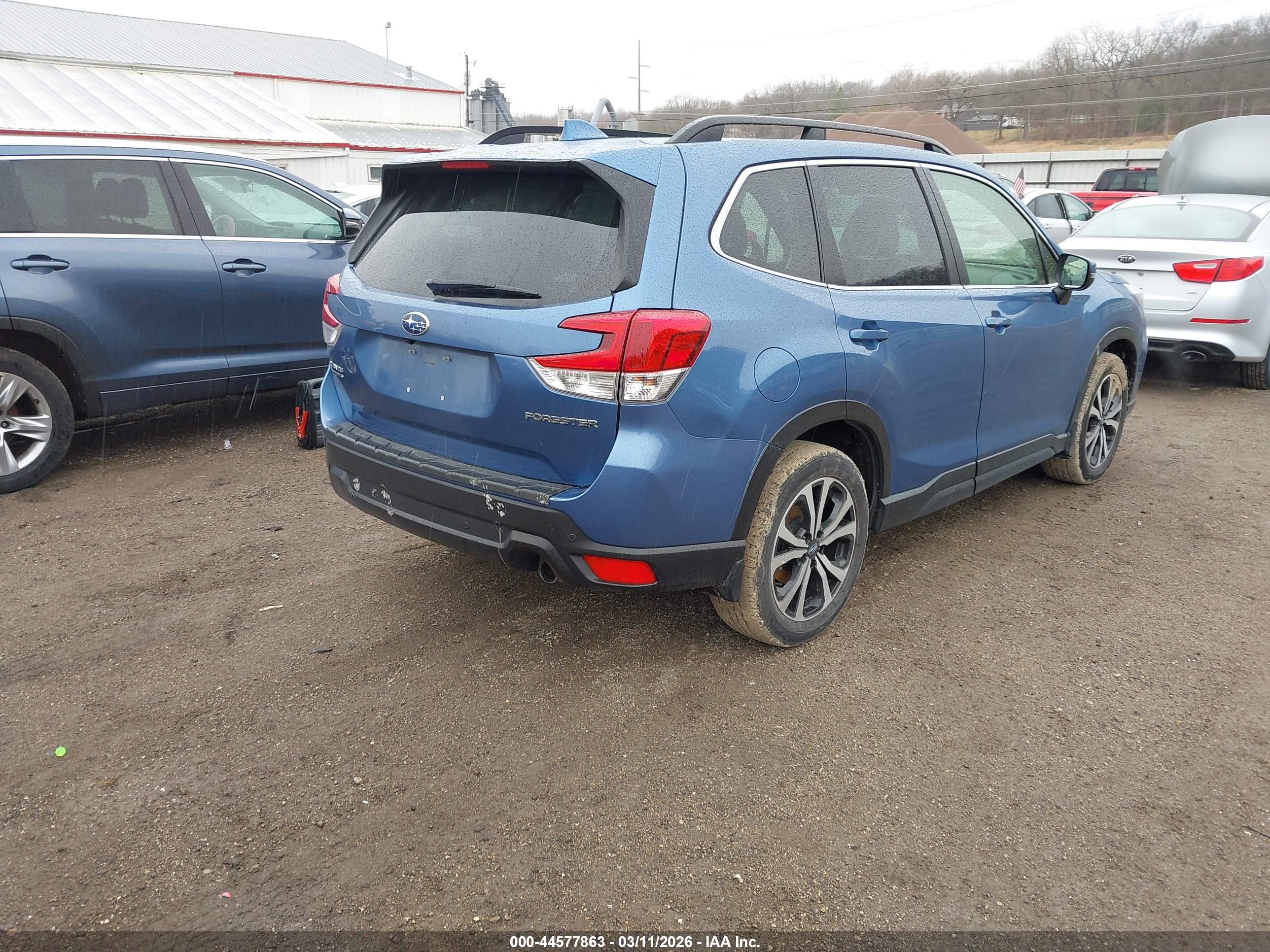 SUBARU FORESTER image 4