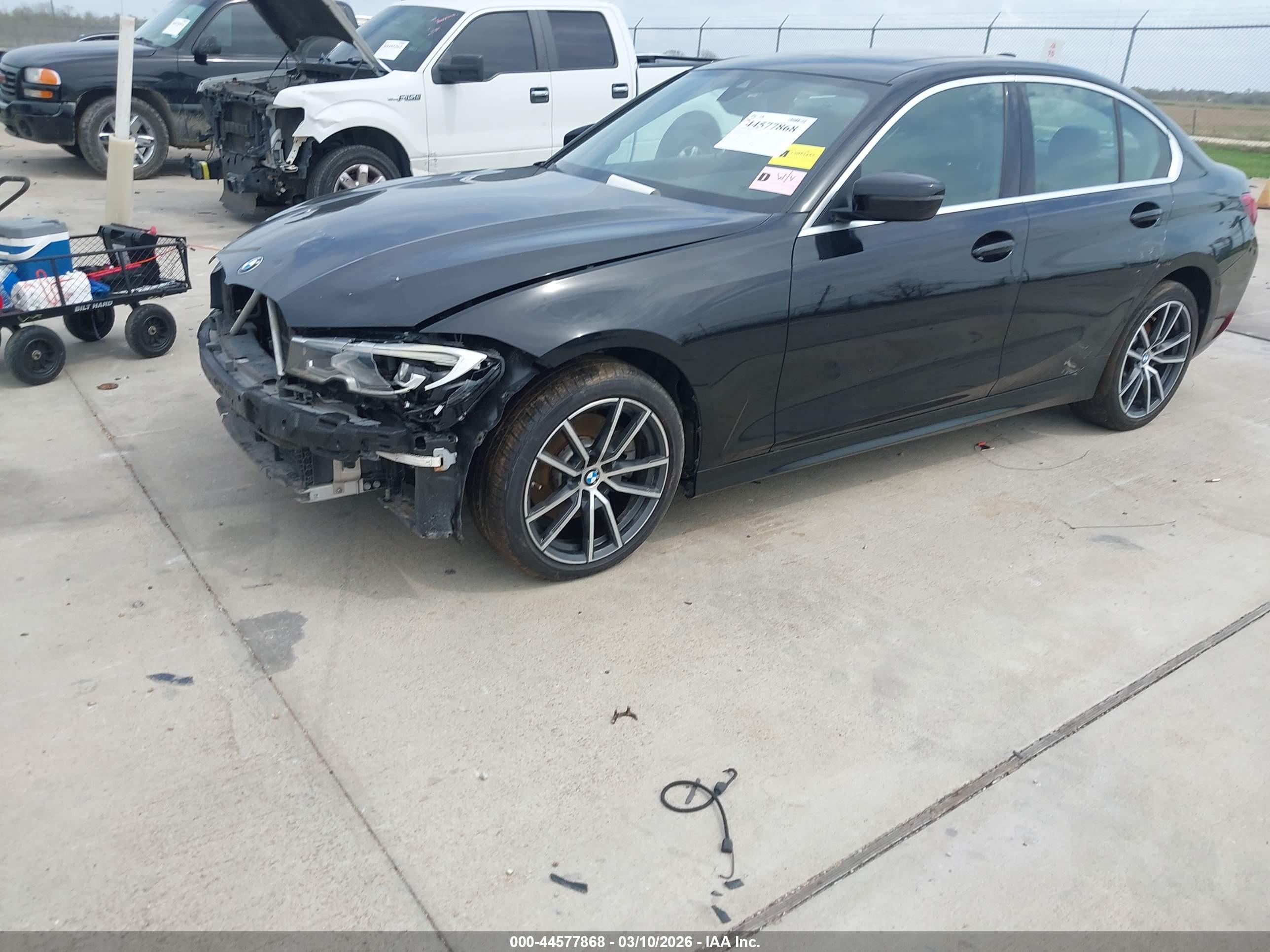 BMW 330I image 2