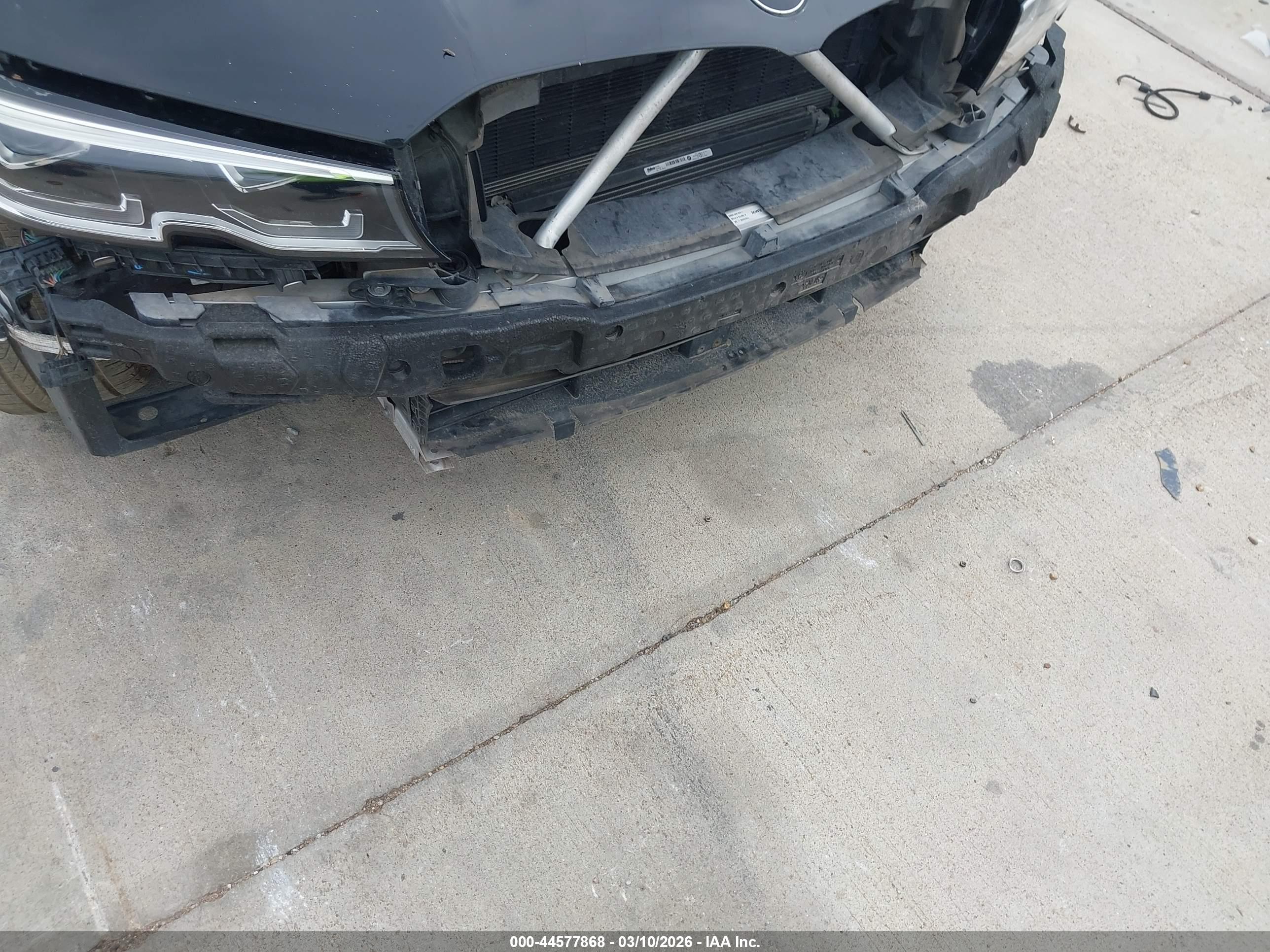 BMW 330I image 6
