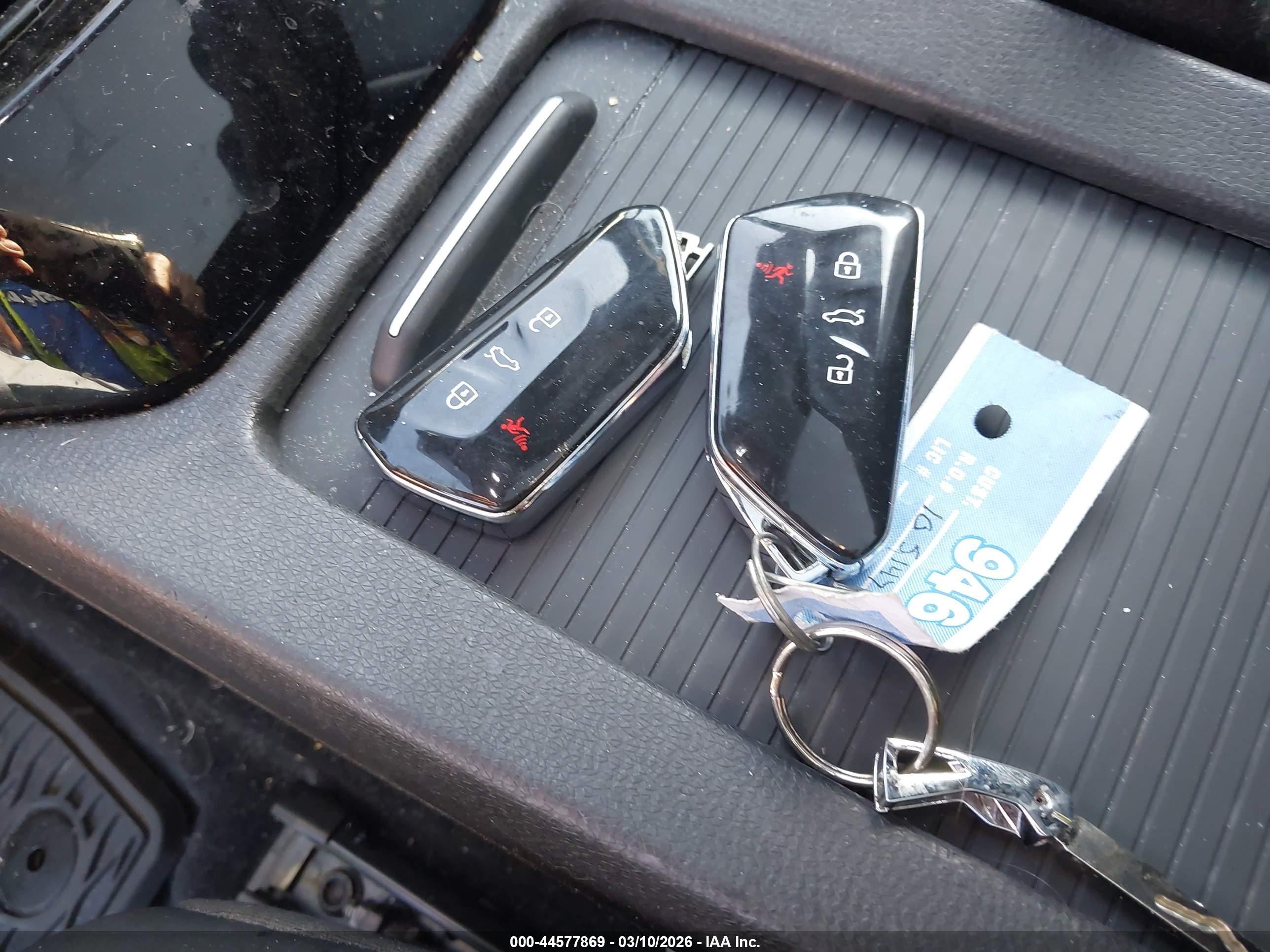 VOLKSWAGEN ID.4 image 11