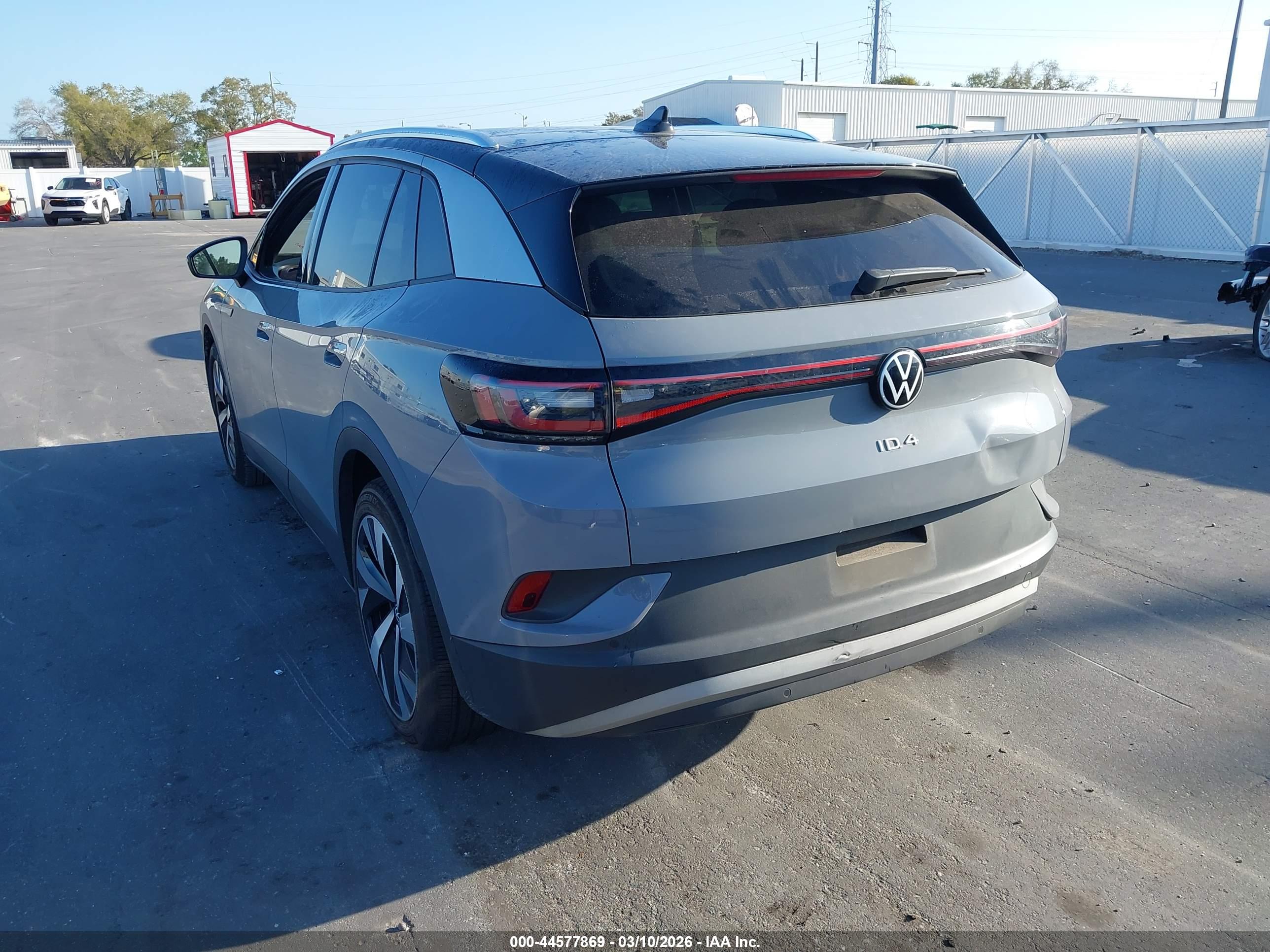 VOLKSWAGEN ID.4 image 3
