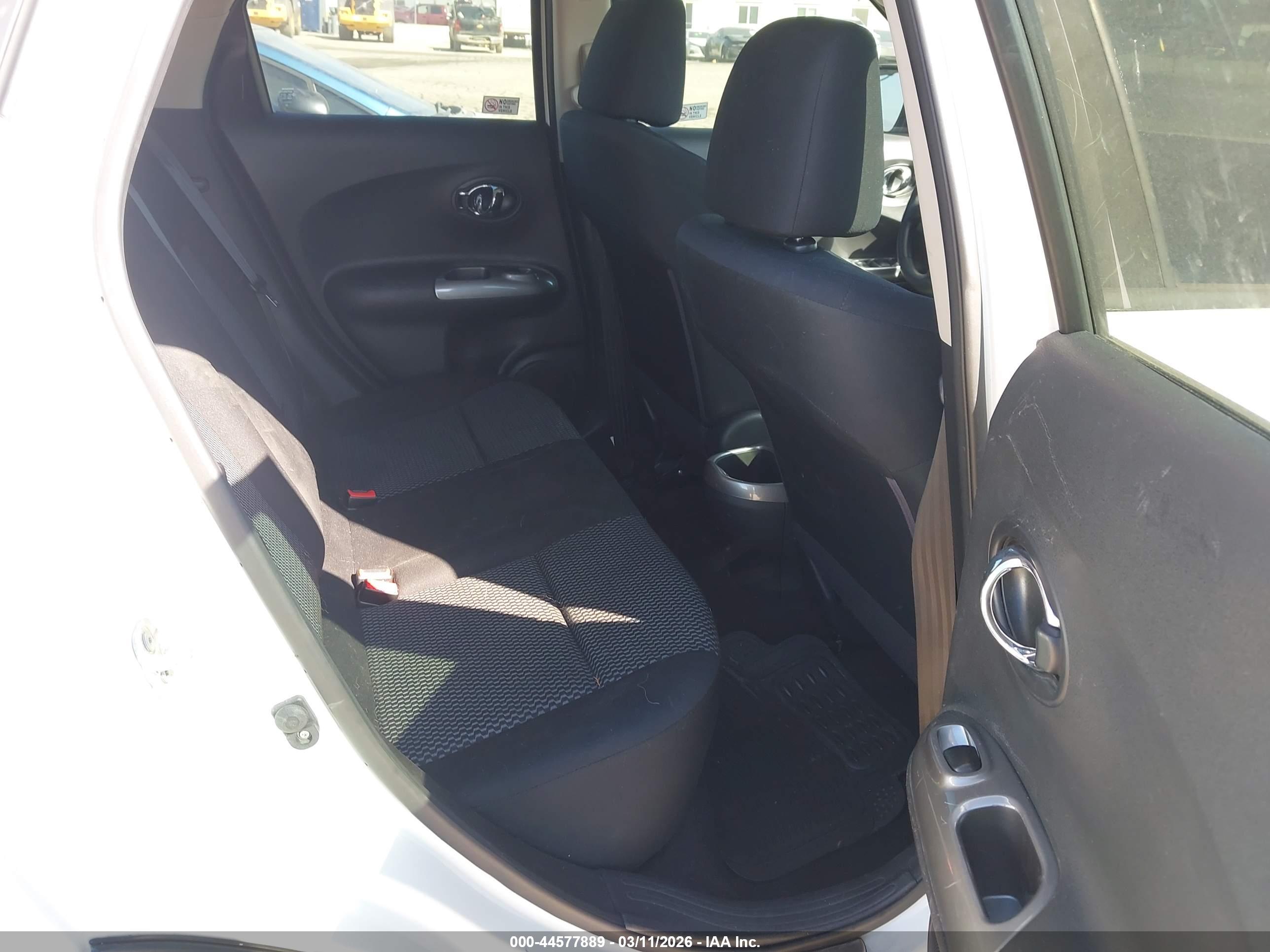 NISSAN JUKE image 8