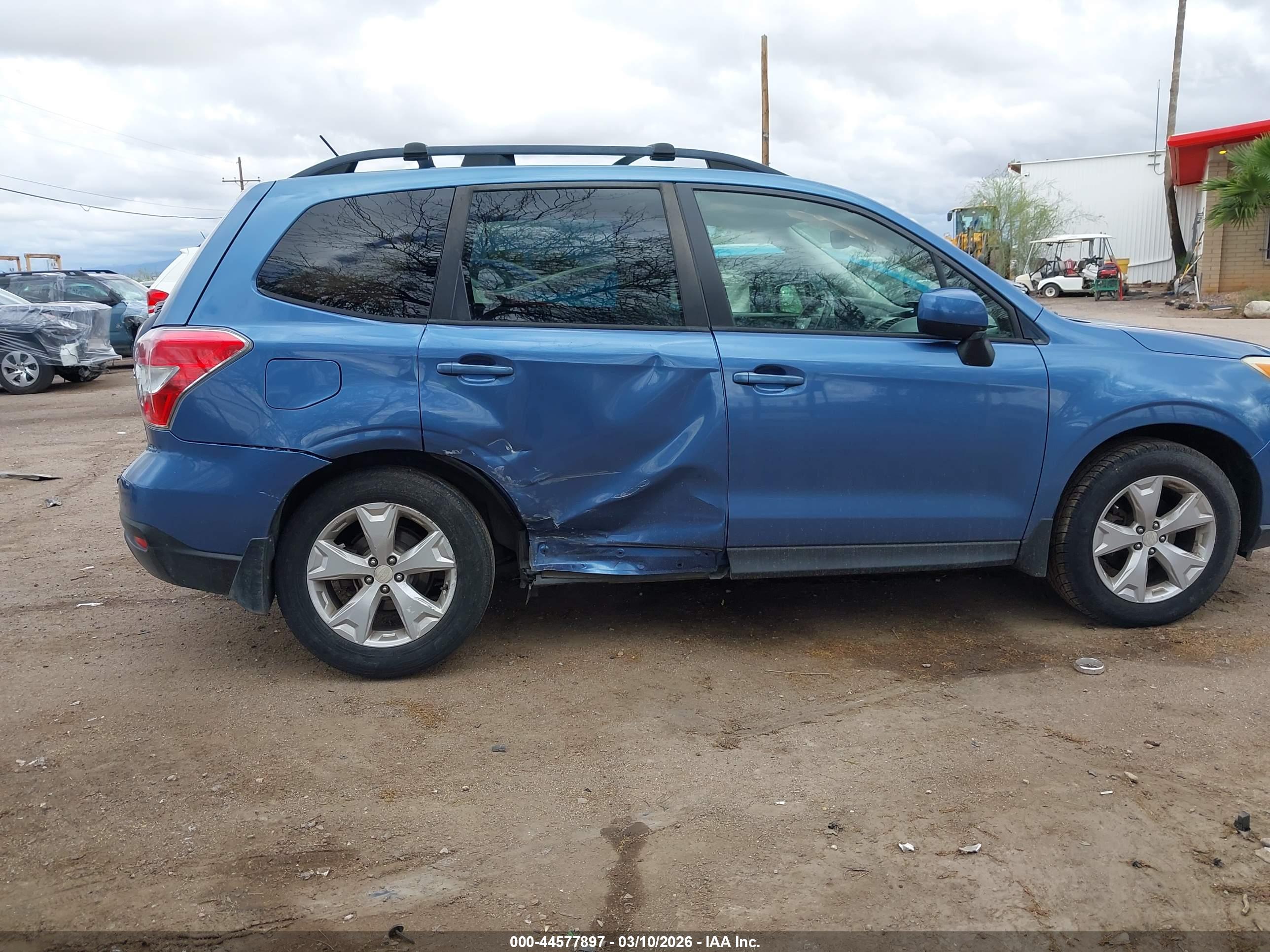 SUBARU FORESTER image 6
