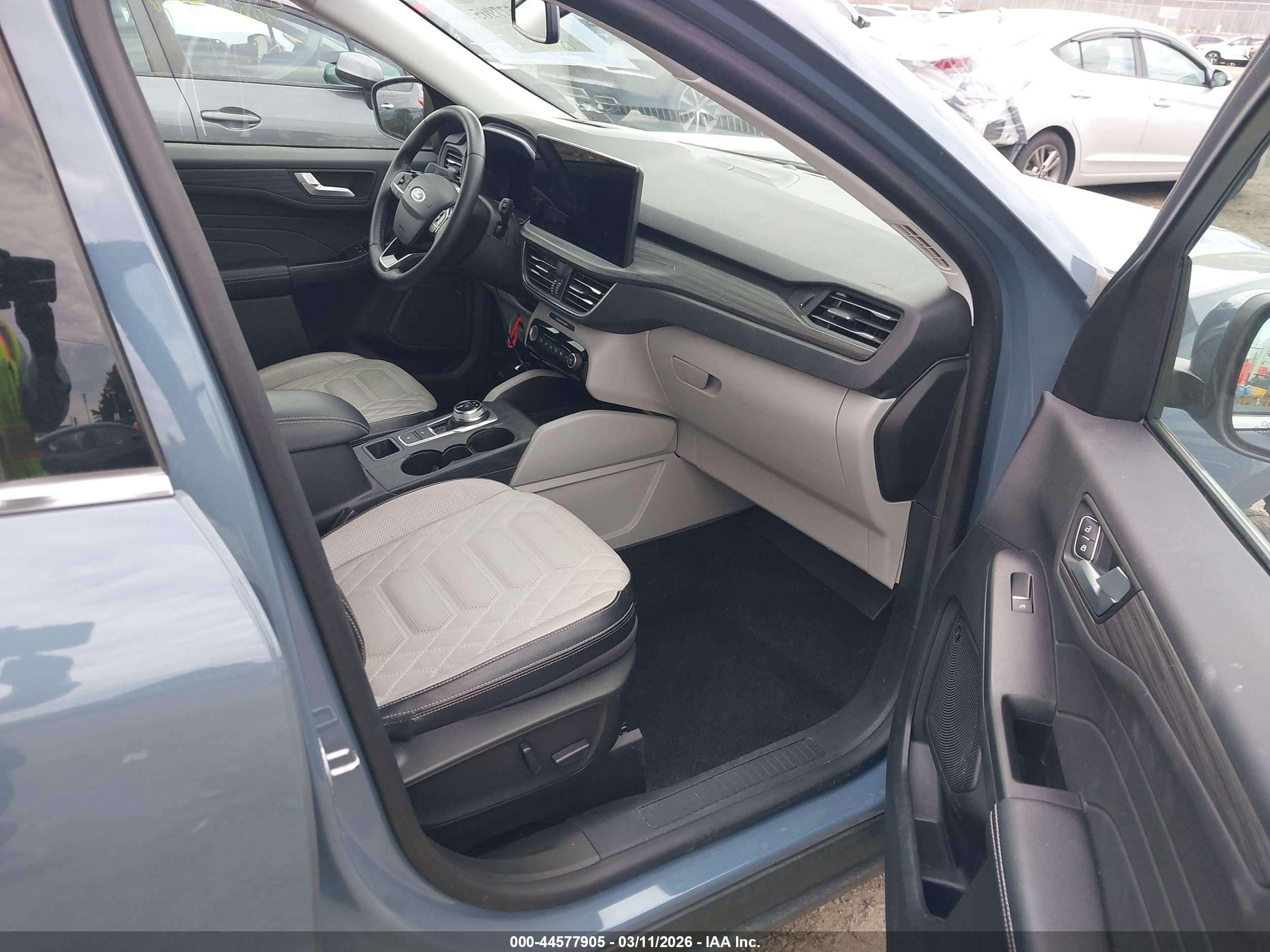 FORD ESCAPE image 5