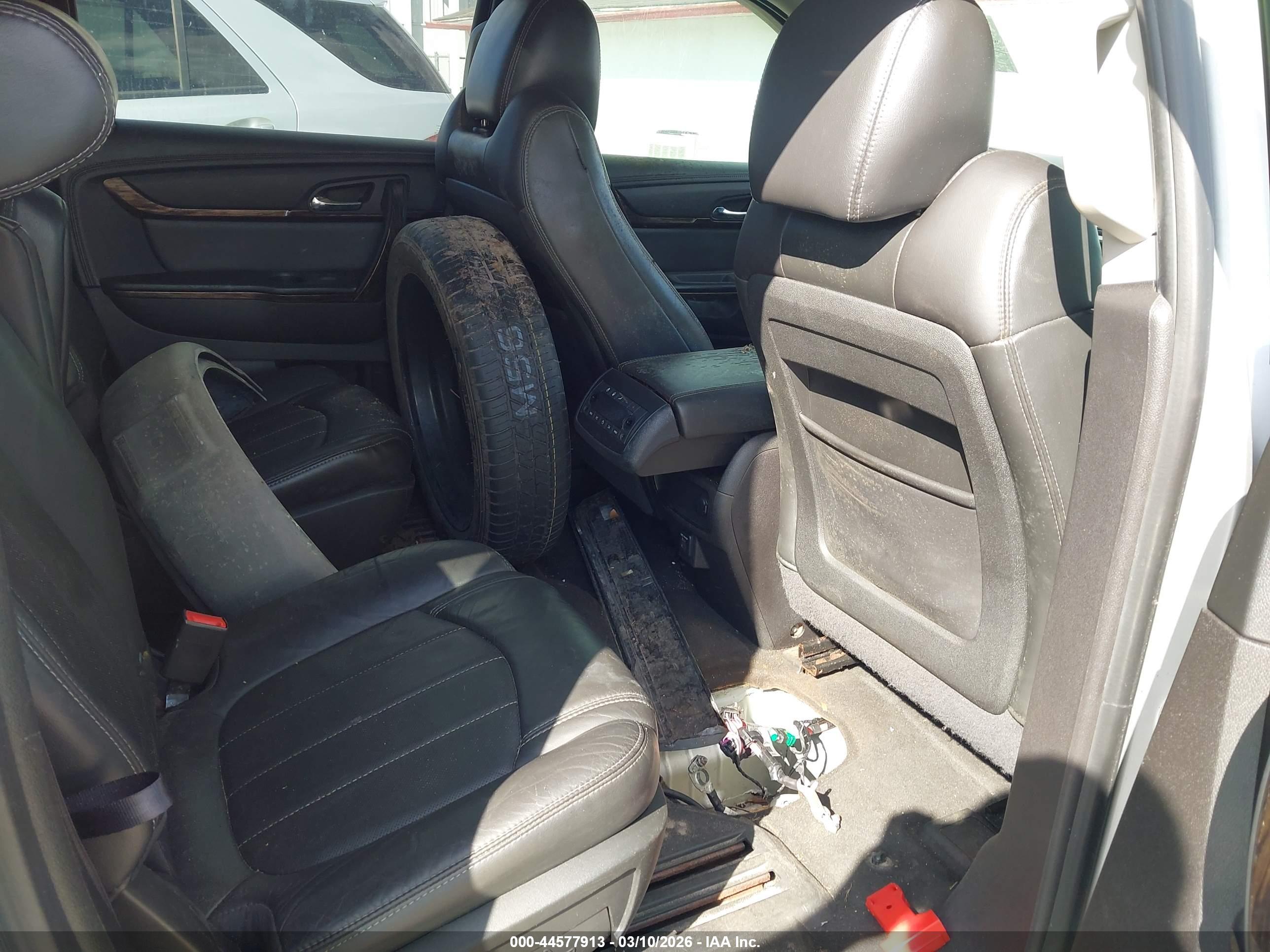 GMC ACADIA image 8