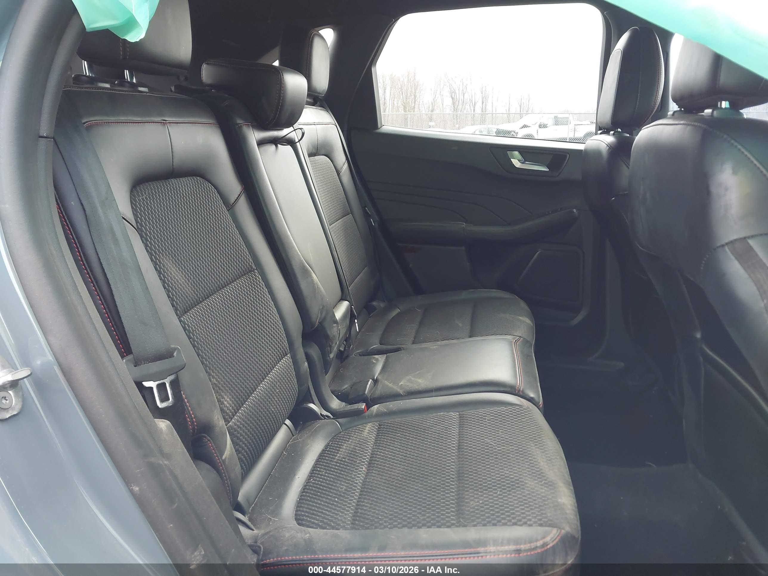 FORD ESCAPE image 8