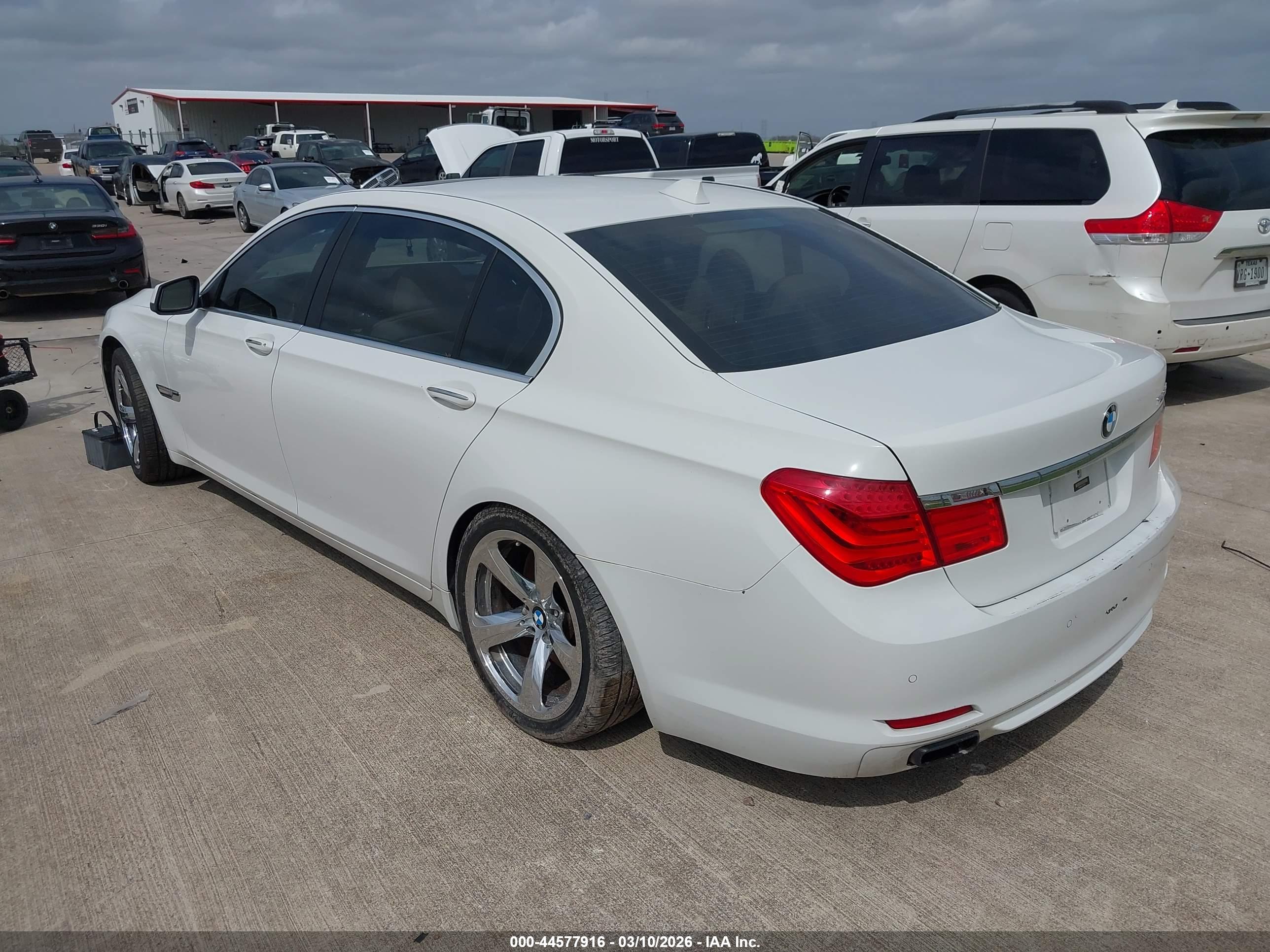 BMW 750LI image 3