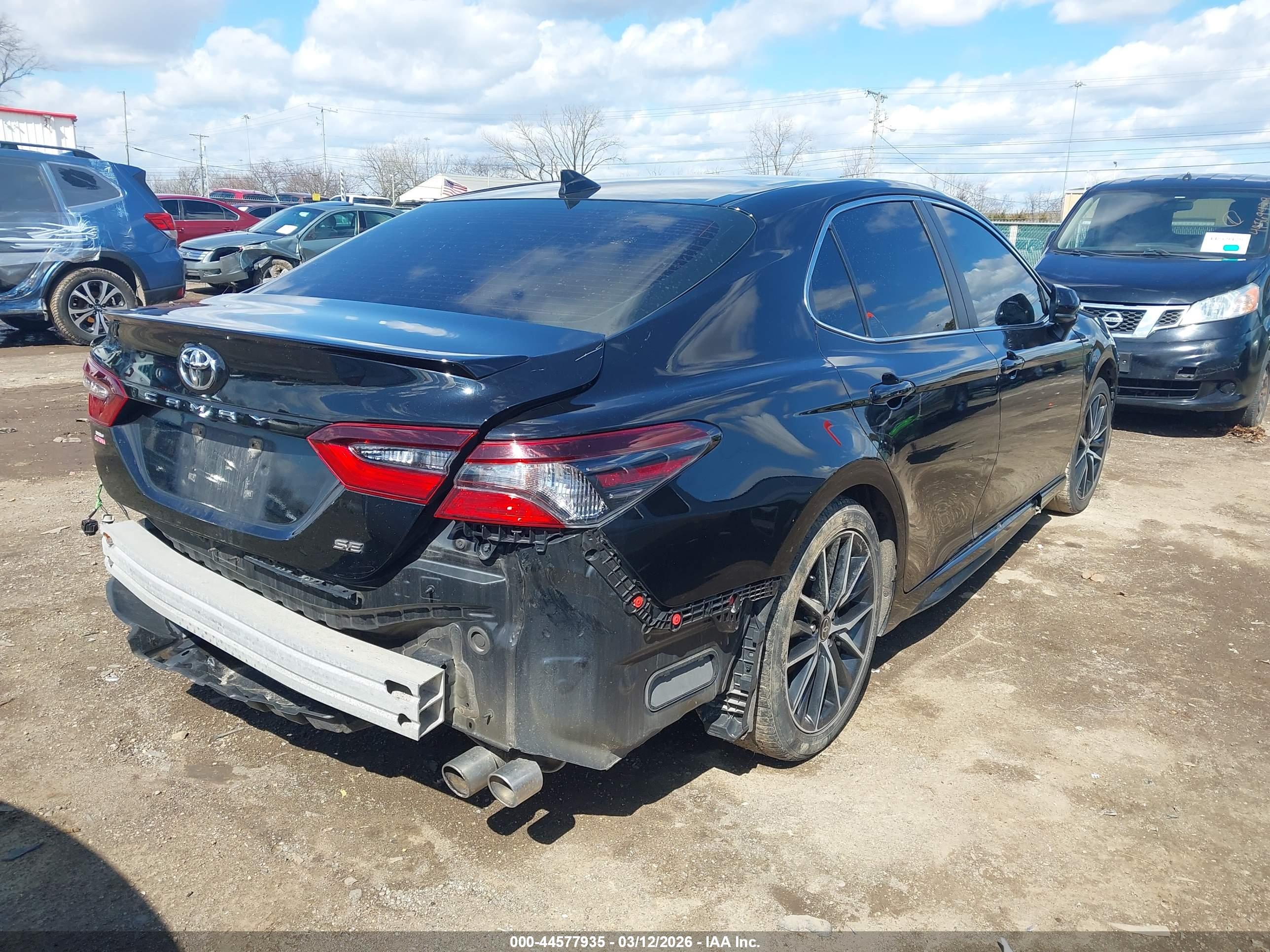 TOYOTA CAMRY image 4