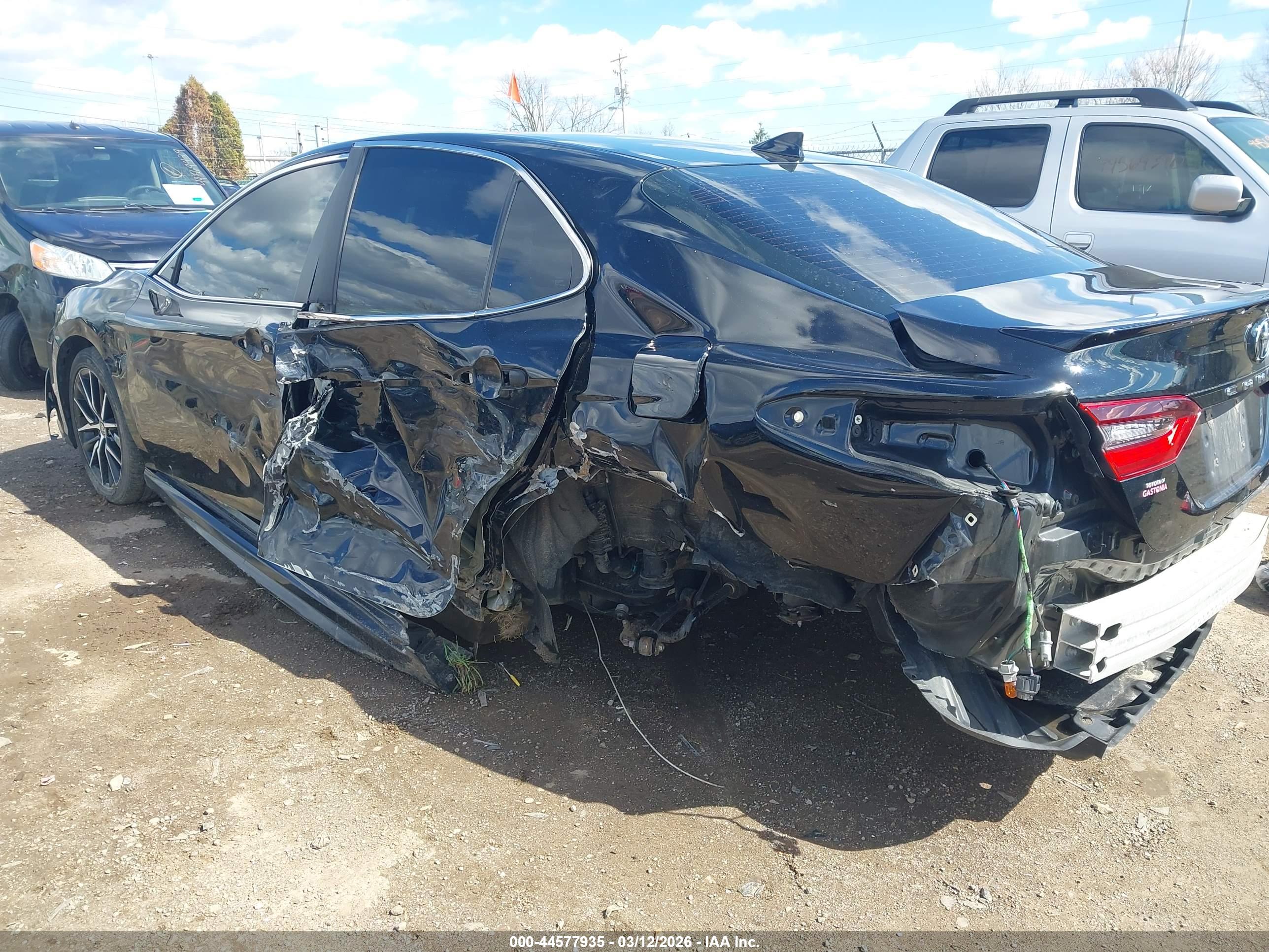 TOYOTA CAMRY image 6