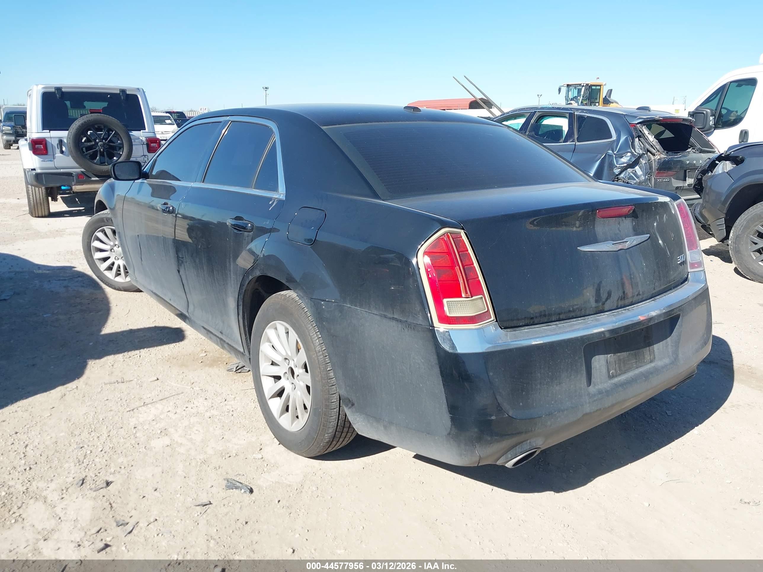 CHRYSLER 300 image 3