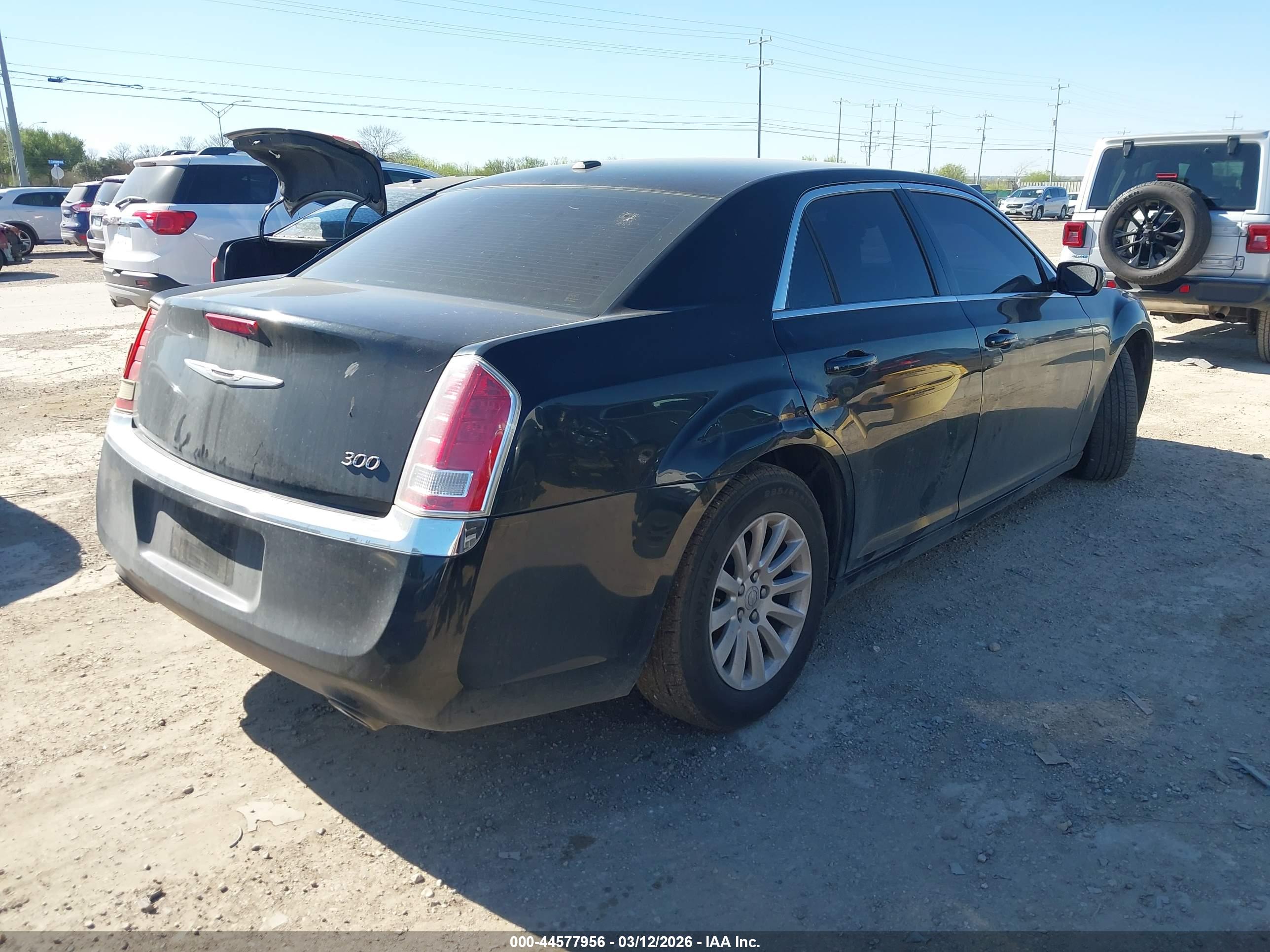 CHRYSLER 300 image 4