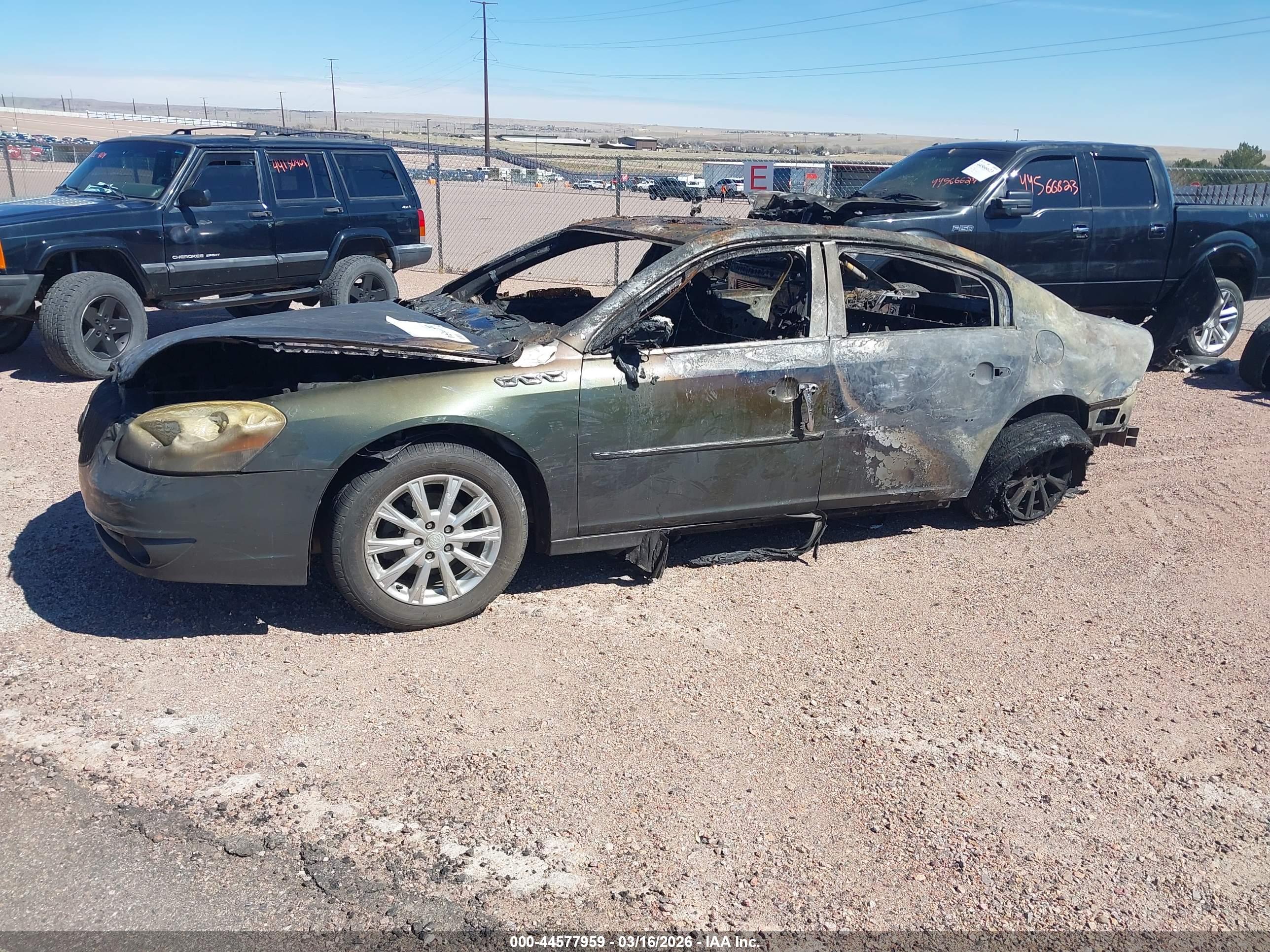 BUICK LUCERNE image 2